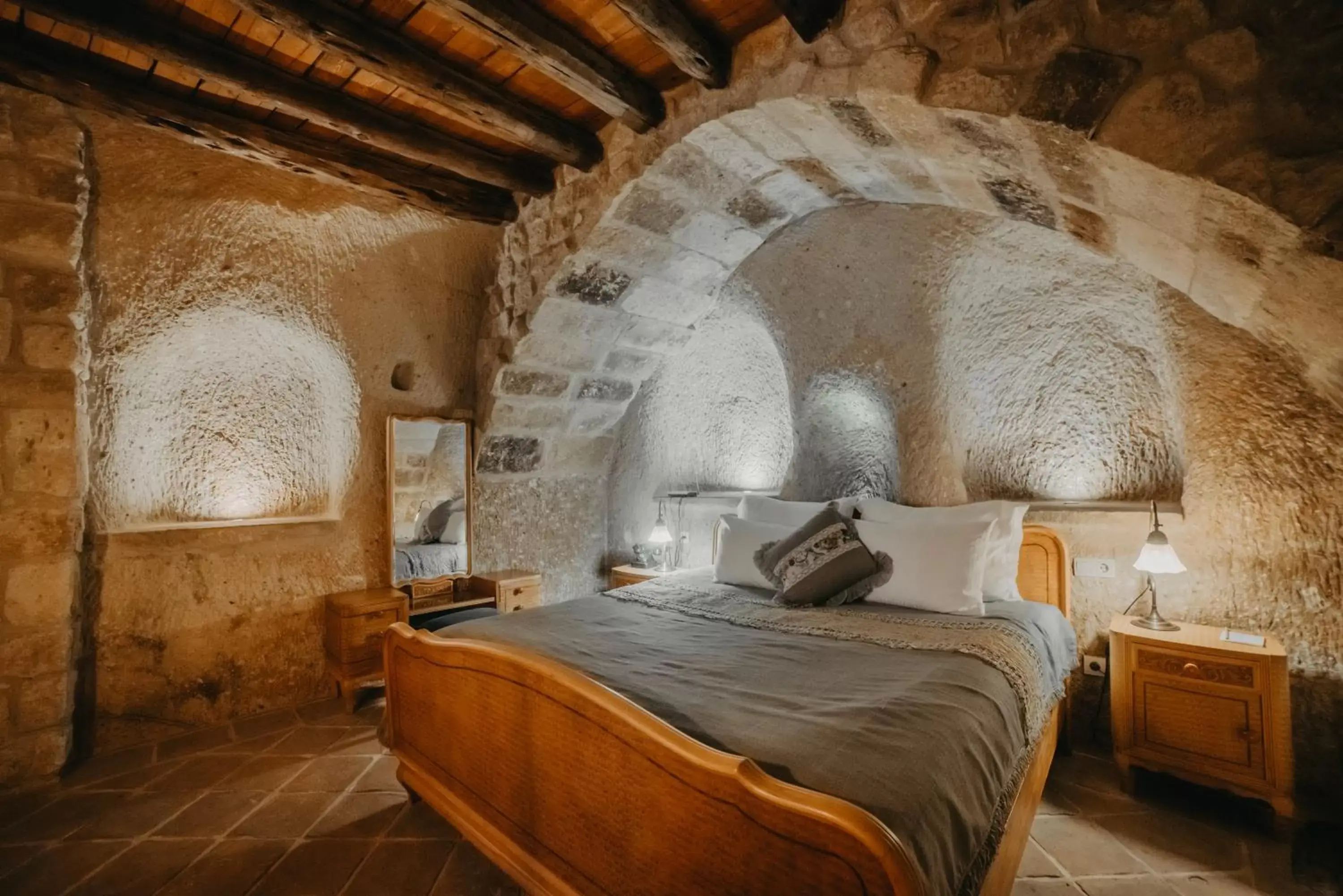 Photo of the whole room, Bed in Dere Suites Cappadocia Photo of the whole room, Bed in Dere Suites Cappadocia