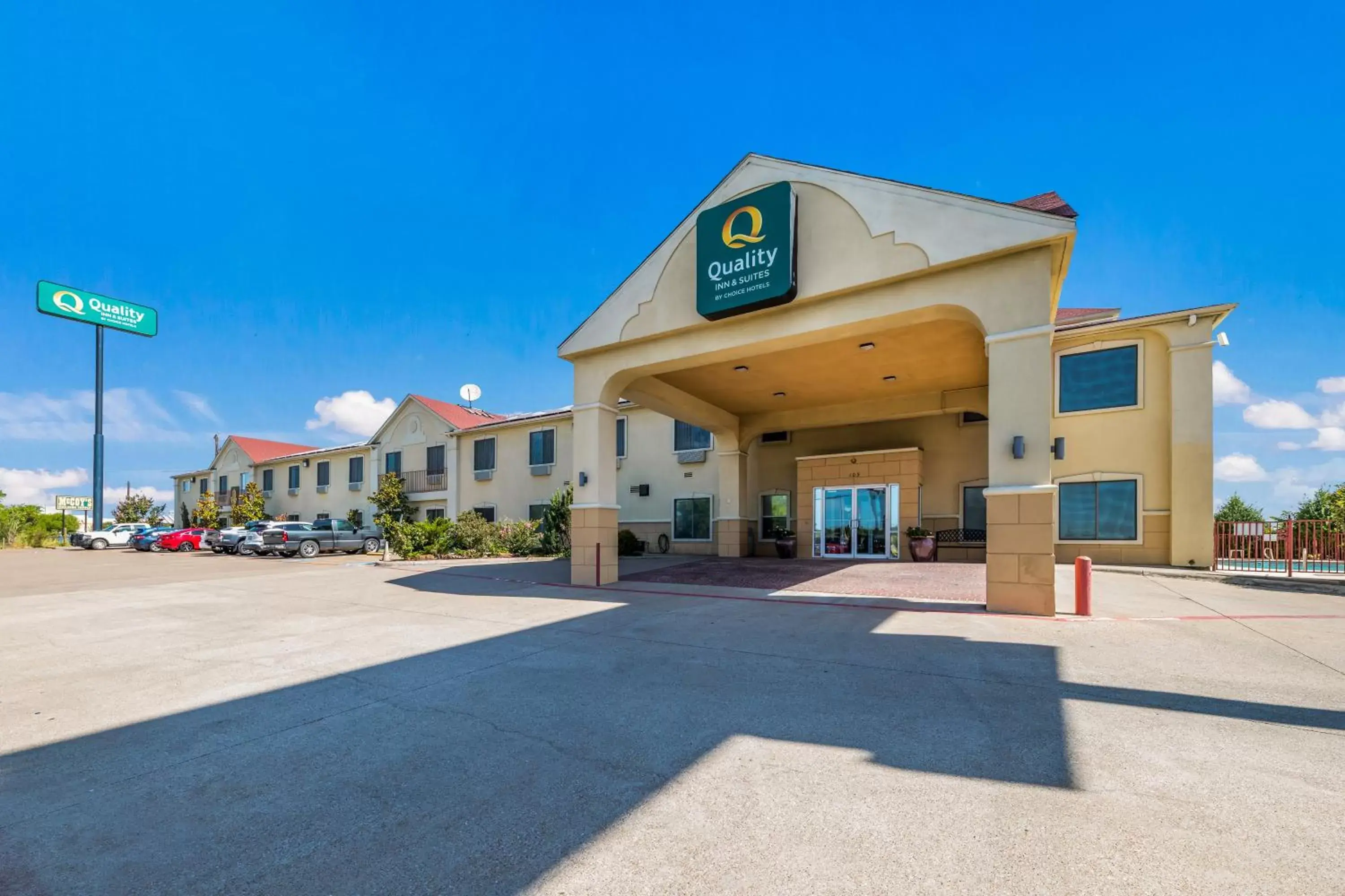 Property Building in Quality Inn and Suites Terrell