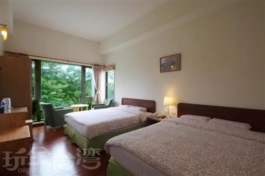 Bed in Rainbow Bridge B&B