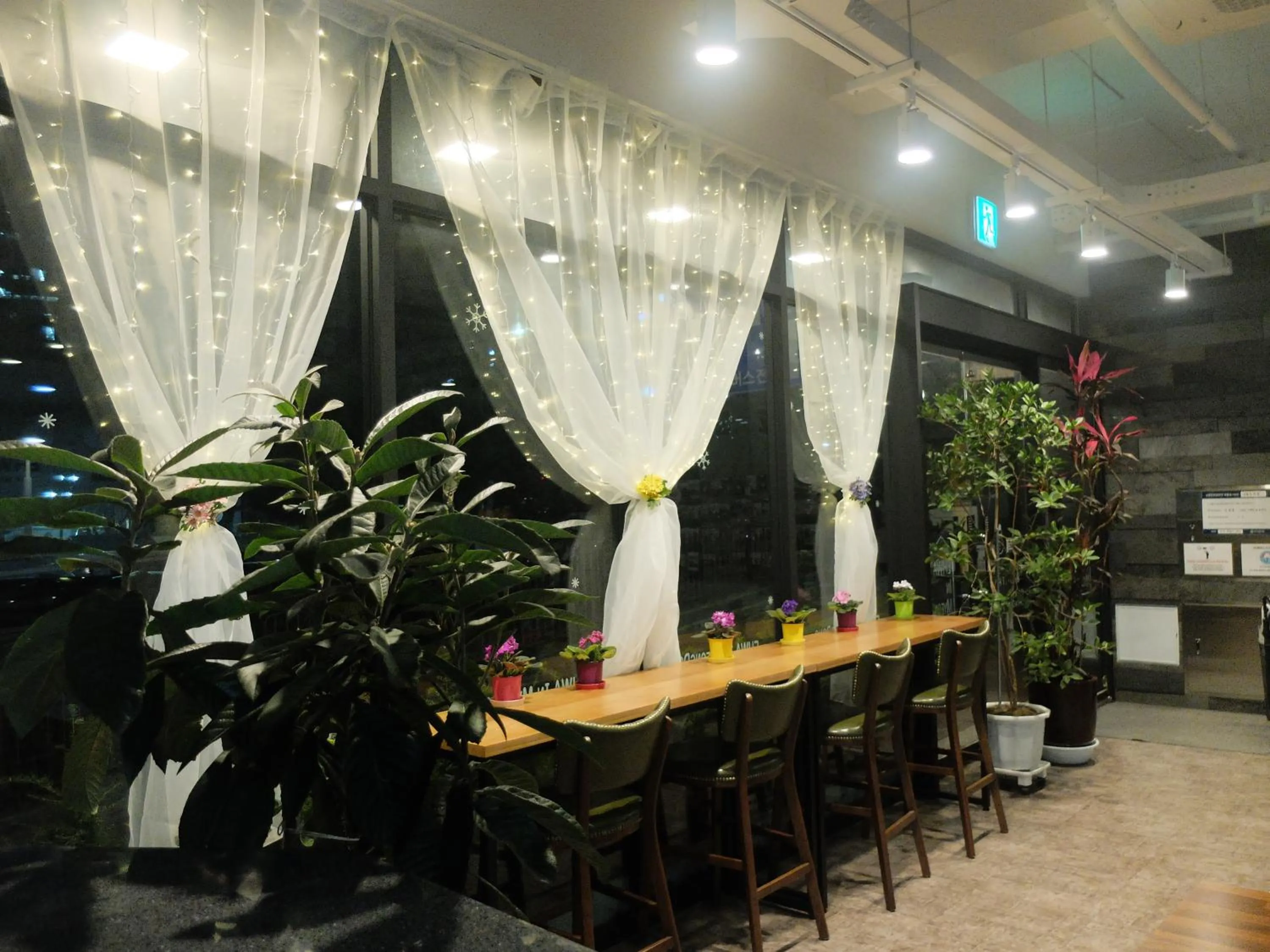 Communal lounge/ TV room in Ehwa In Myeongdong