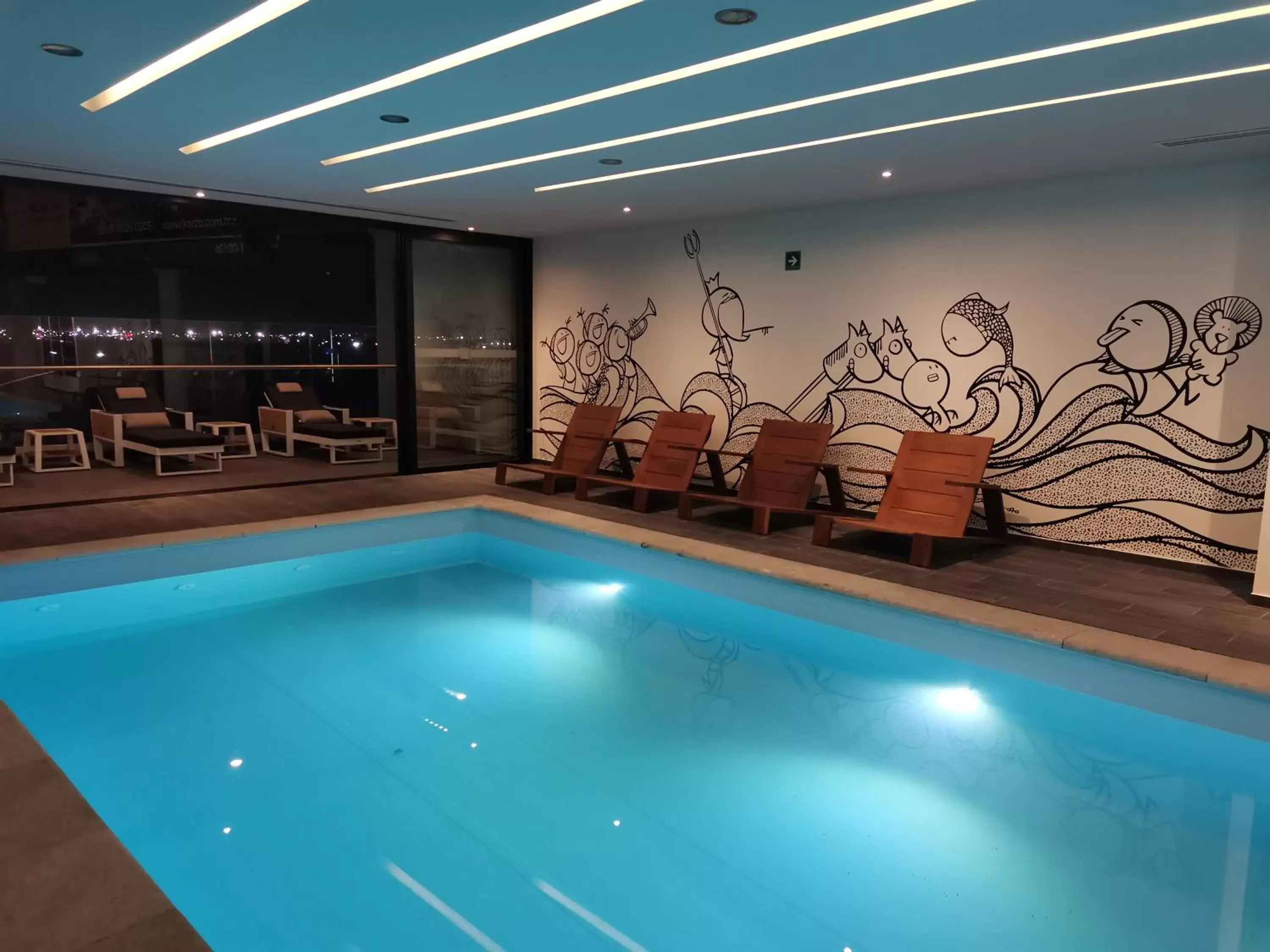 Swimming pool in Ramada Encore by Wyndham Monterrey Apodaca Zona Aeropuerto Swimming pool in Ramada Encore by Wyndham Monterrey Apodaca Zona Aeropuerto