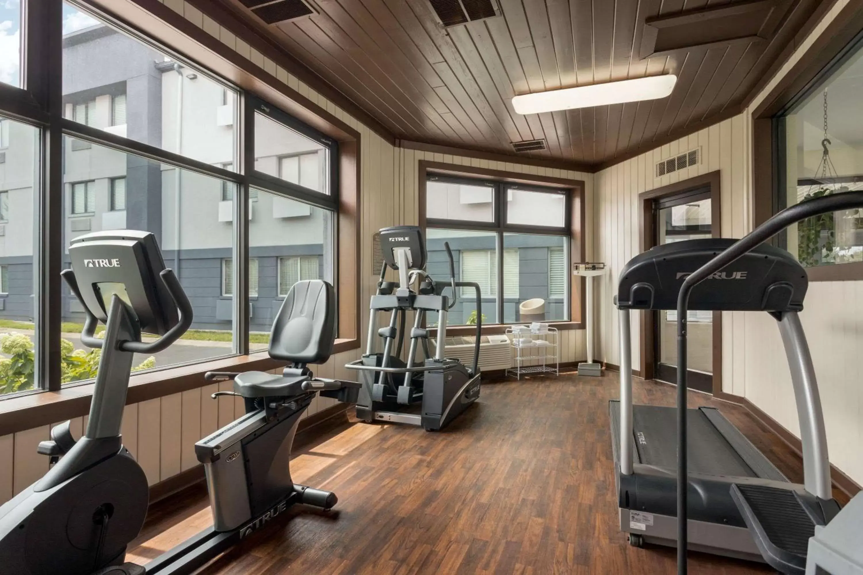 Activities, Fitness Center/Facilities in Super 8 by Wyndham Nashville Airport North