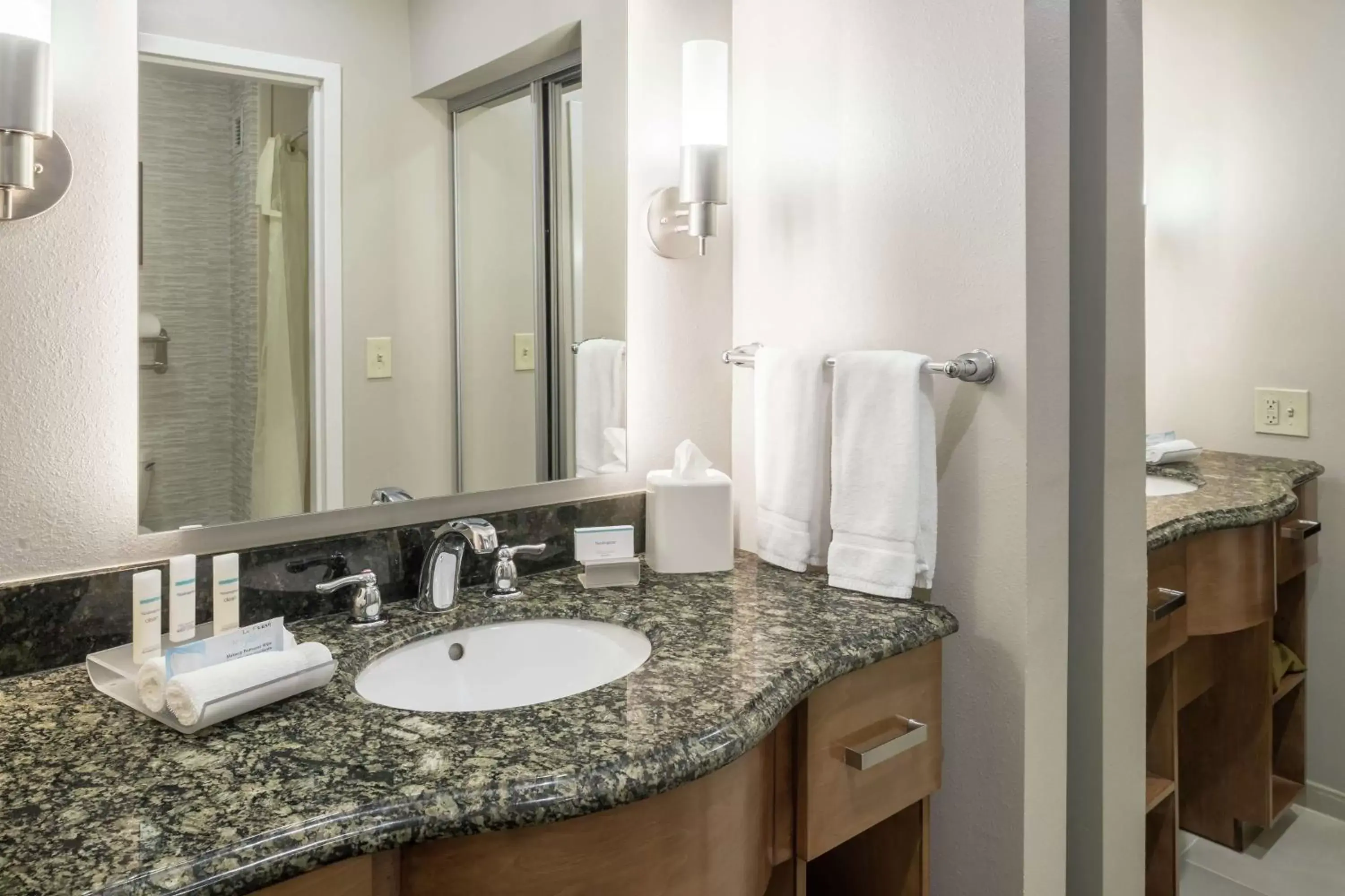 Bathroom in Homewood Suites by Hilton Cedar Rapids-North