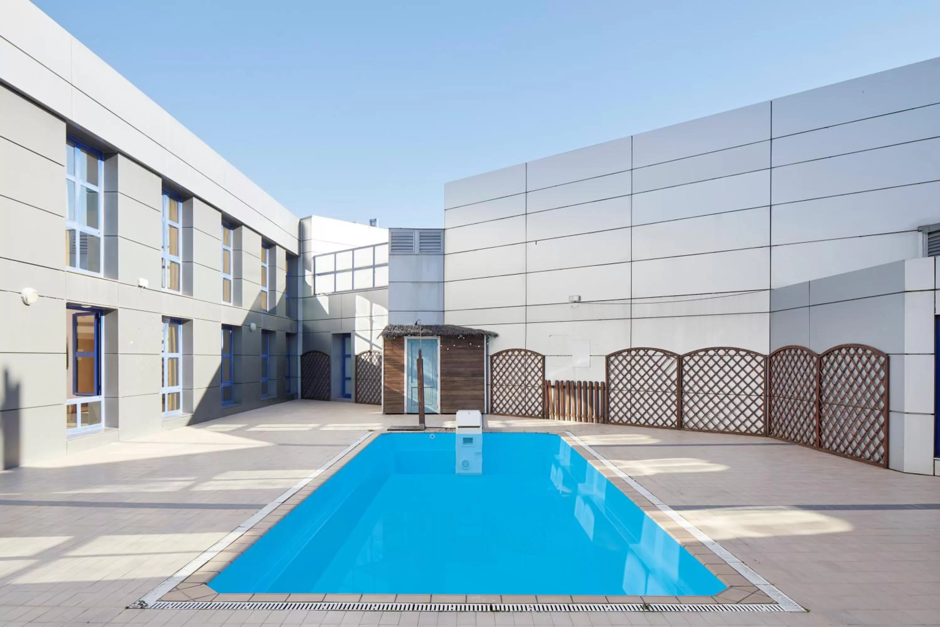 Swimming Pool in Hotel Logroño Avda de Madrid 25