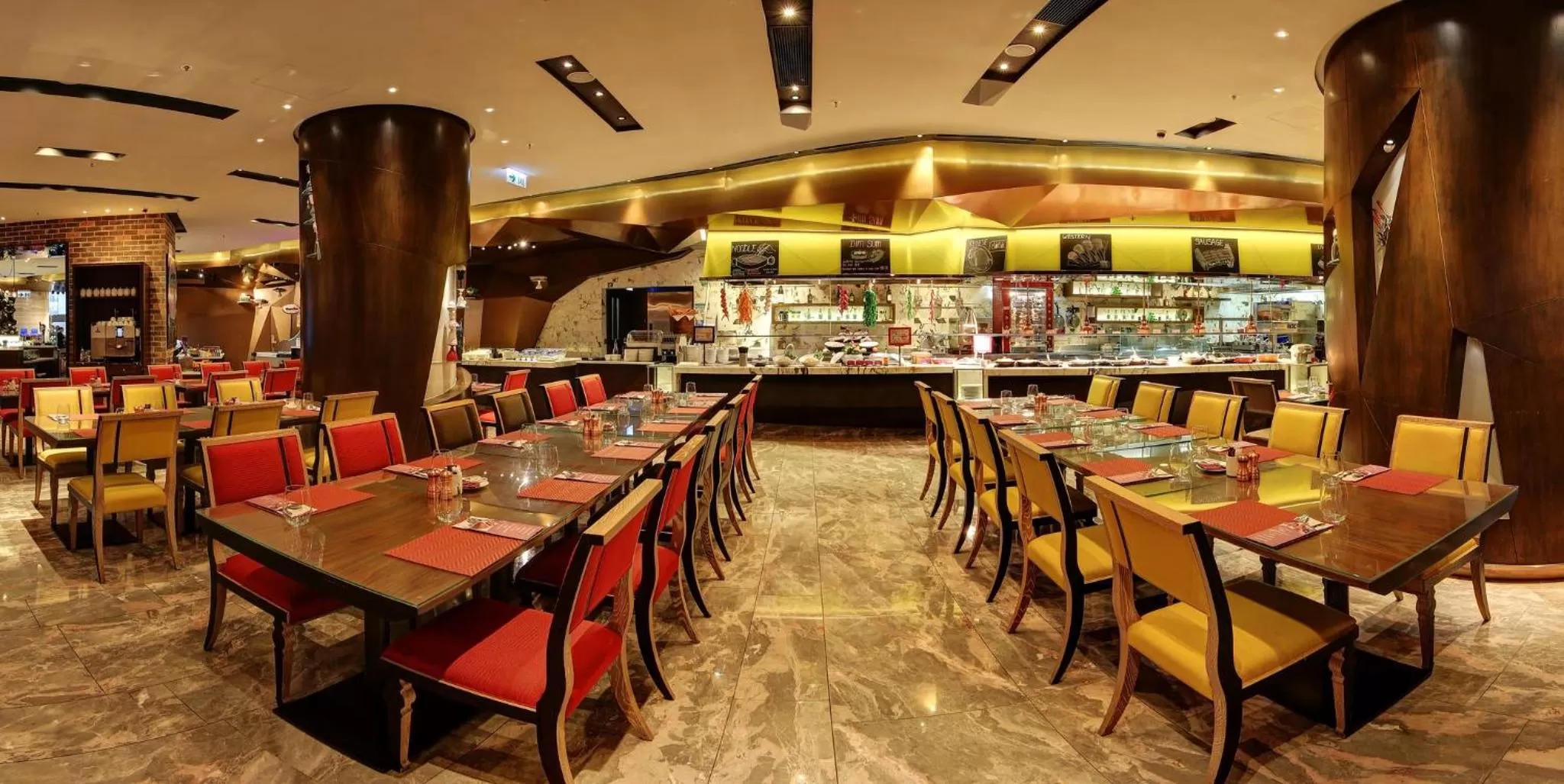 Restaurant/places to eat in Crowne Plaza Hong Kong Kowloon East by IHG