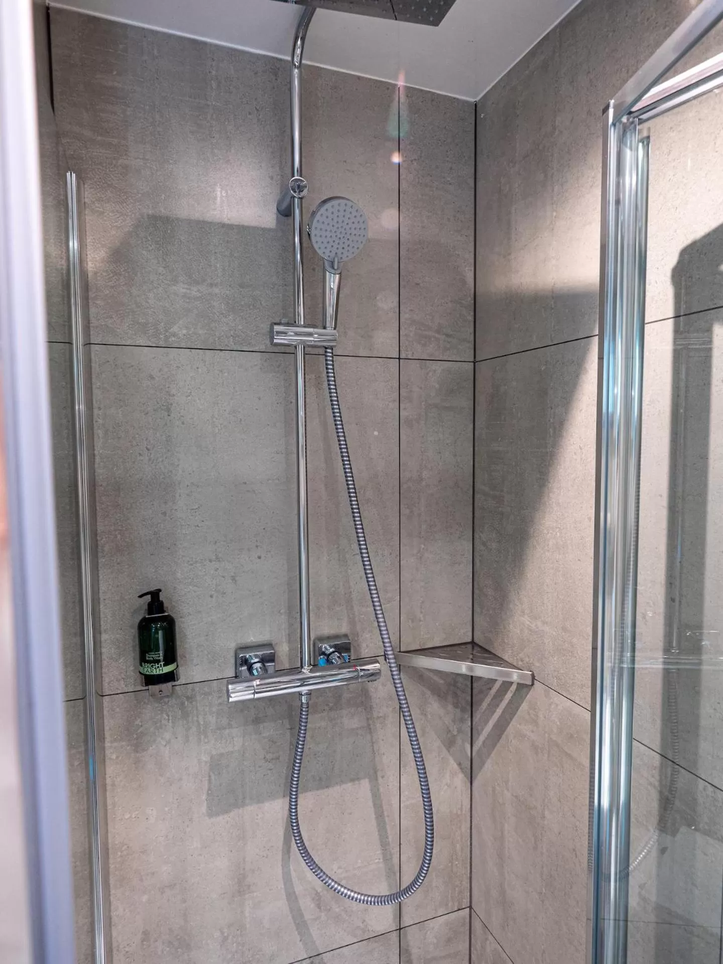 Shower in Maiden Oval