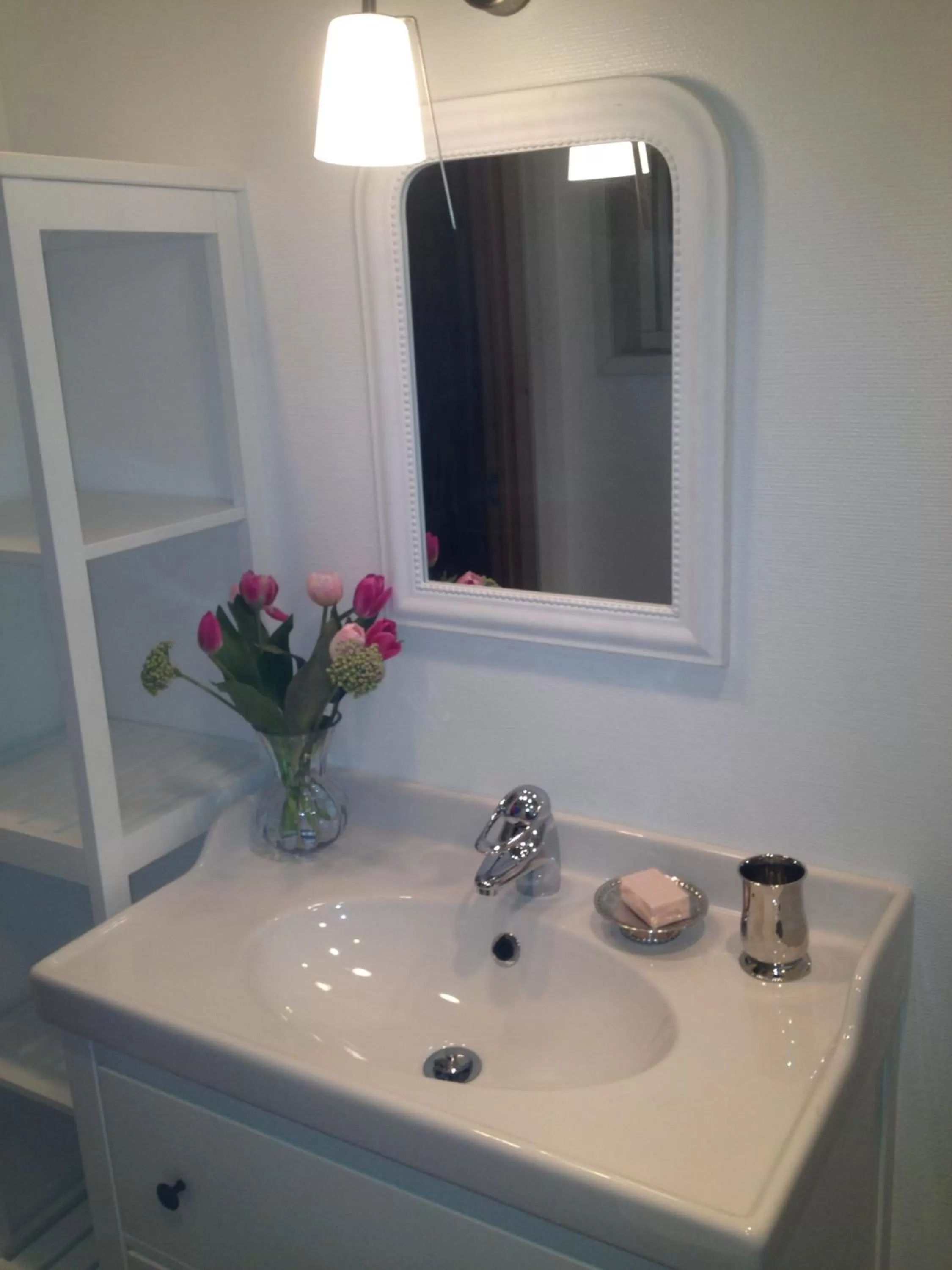 Bathroom in Augustas Bed & Breakfast