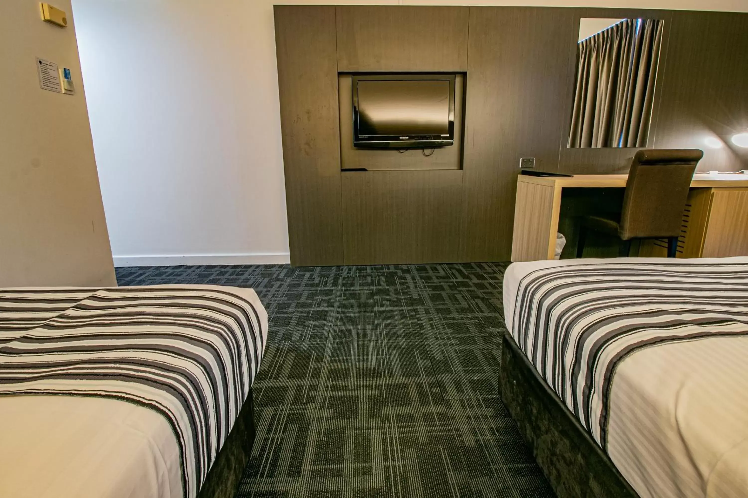 Bed in Absolute Beachfront Opal Cove Resort Bed in Absolute Beachfront Opal Cove Resort