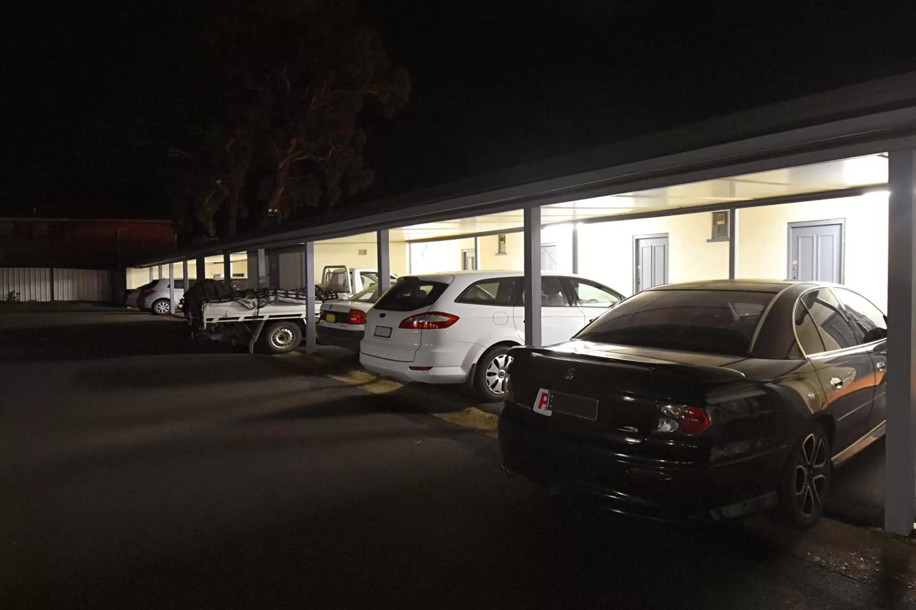 Night, Property Building in Armidale Inn