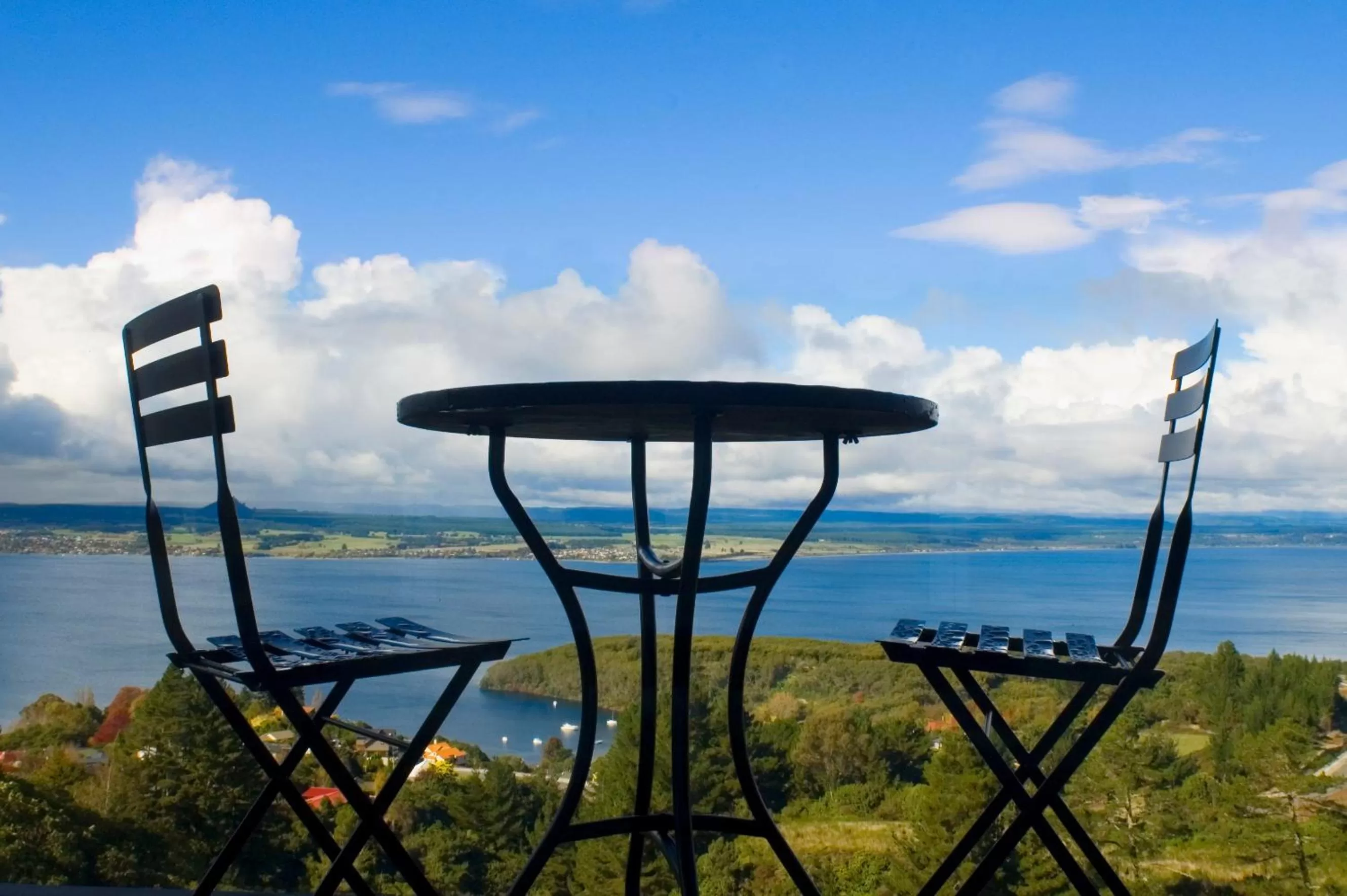 Lake view in Acacia Cliffs Lodge
