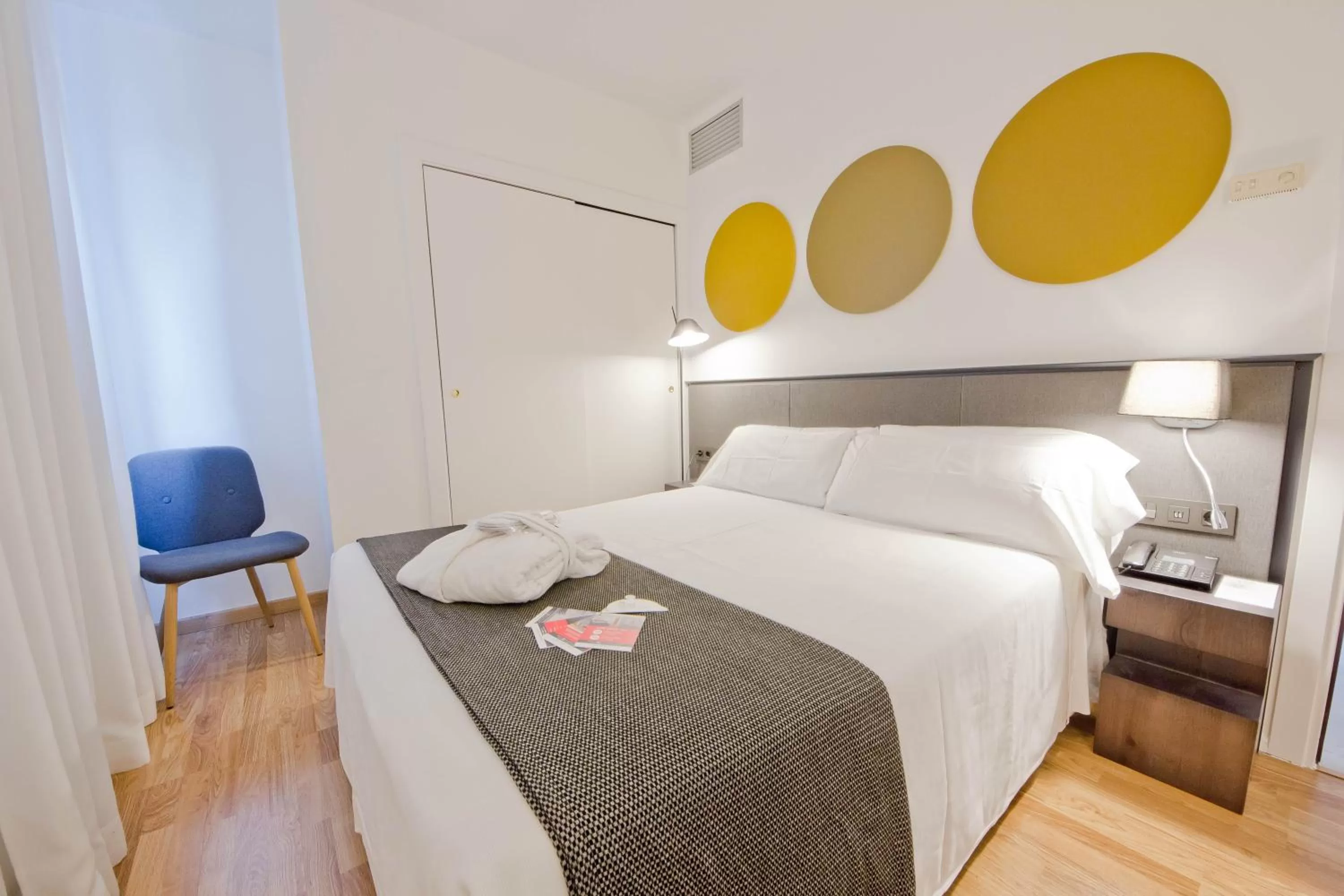 Photo of the whole room, Bed in Aparthotel Atenea Valles