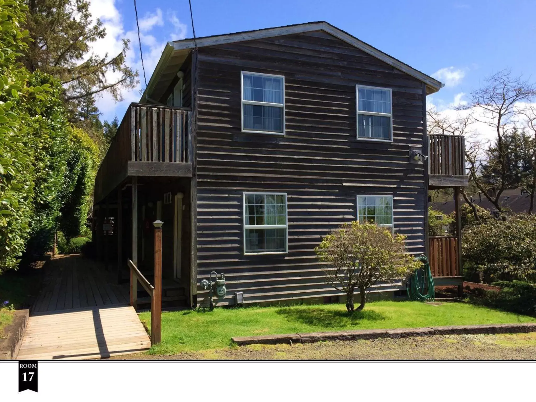 Facade/entrance, Property Building in Ecola Creek Lodge