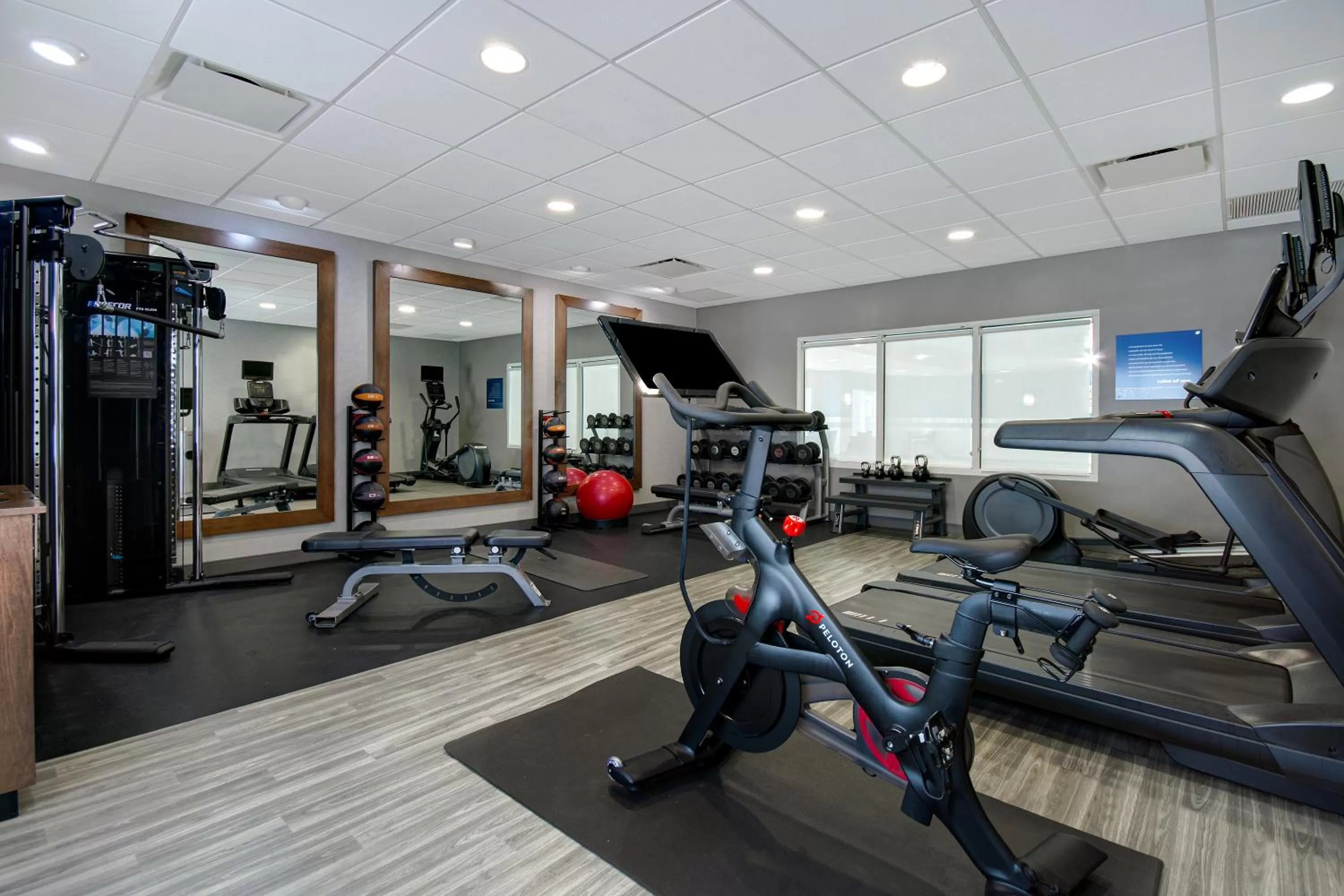 Fitness centre/facilities in Hampton Inn & Suites Yonkers