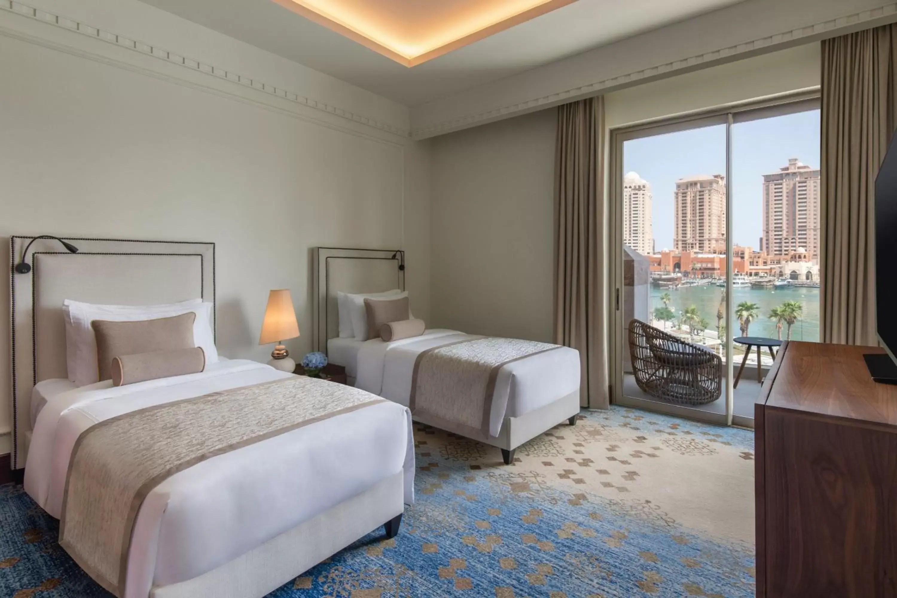 Bedroom, Bed in The St Regis Marsa Arabia Island, The Pearl Qatar