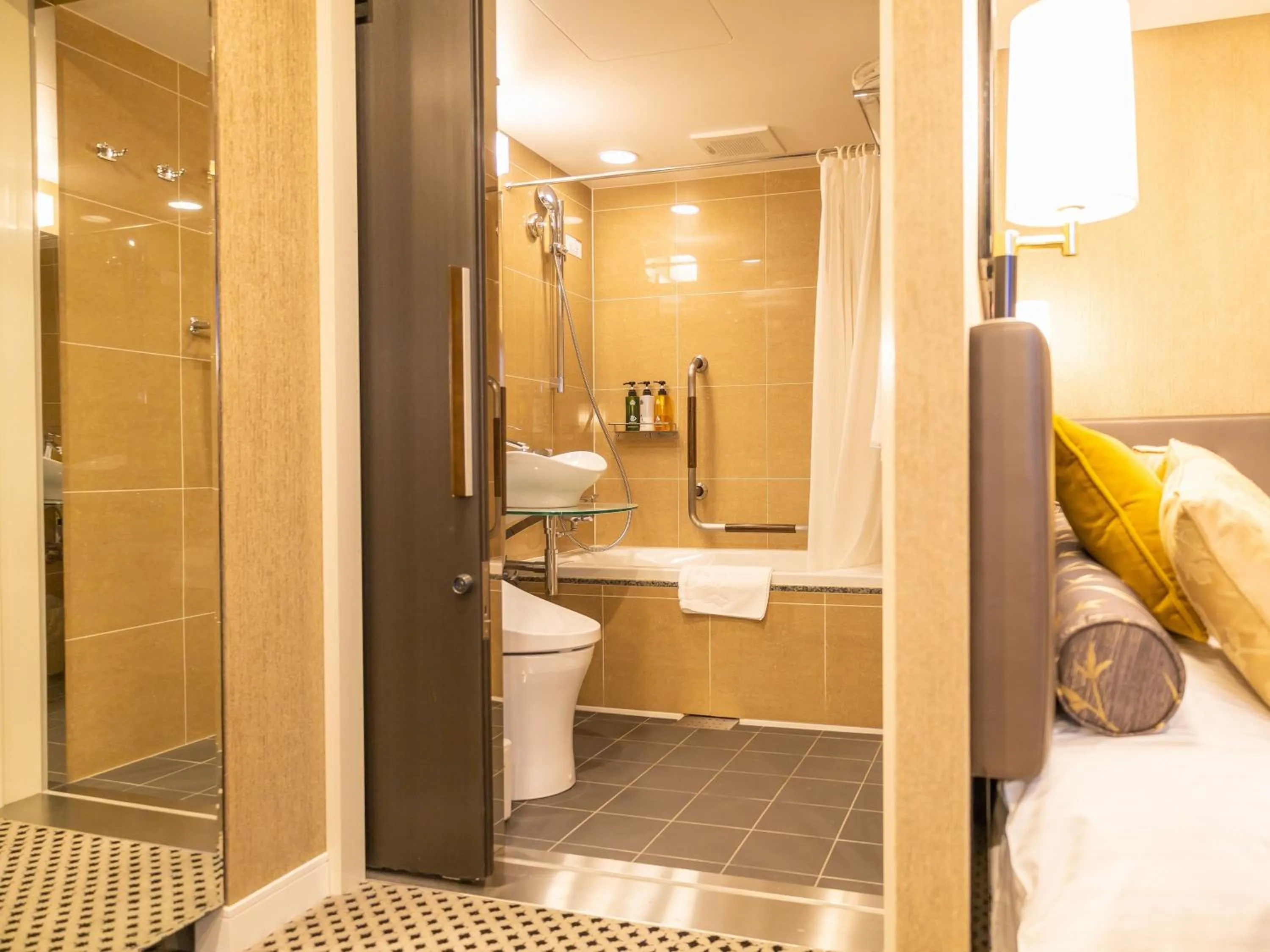 Bathroom in APA Hotel Komagome Ekimae