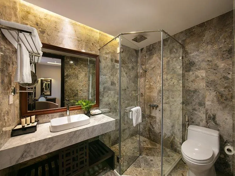 Shower in Sen Grand Hotel & Spa managed by Sen Group