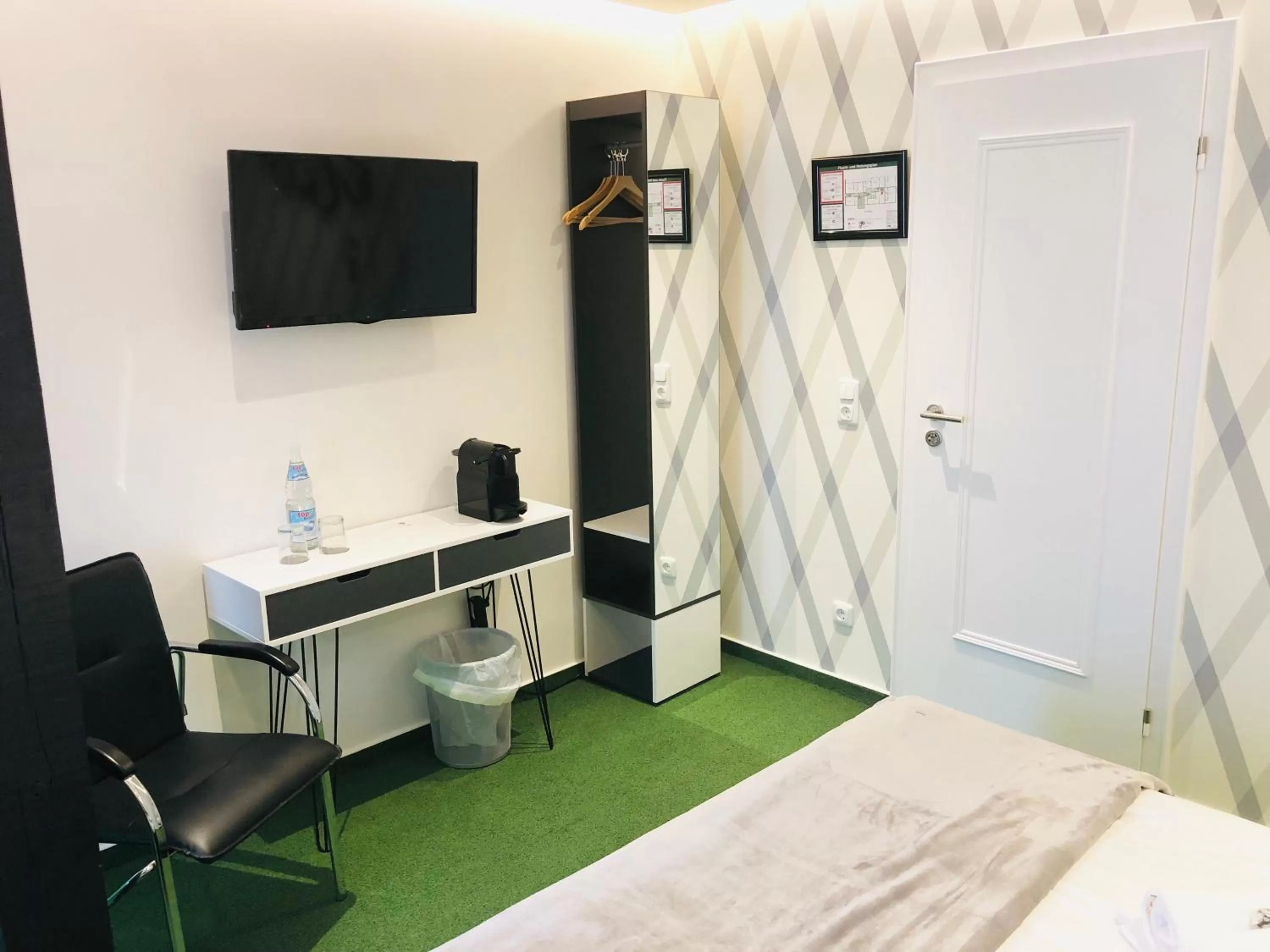 TV and multimedia, Bed in Hotel am Schloss