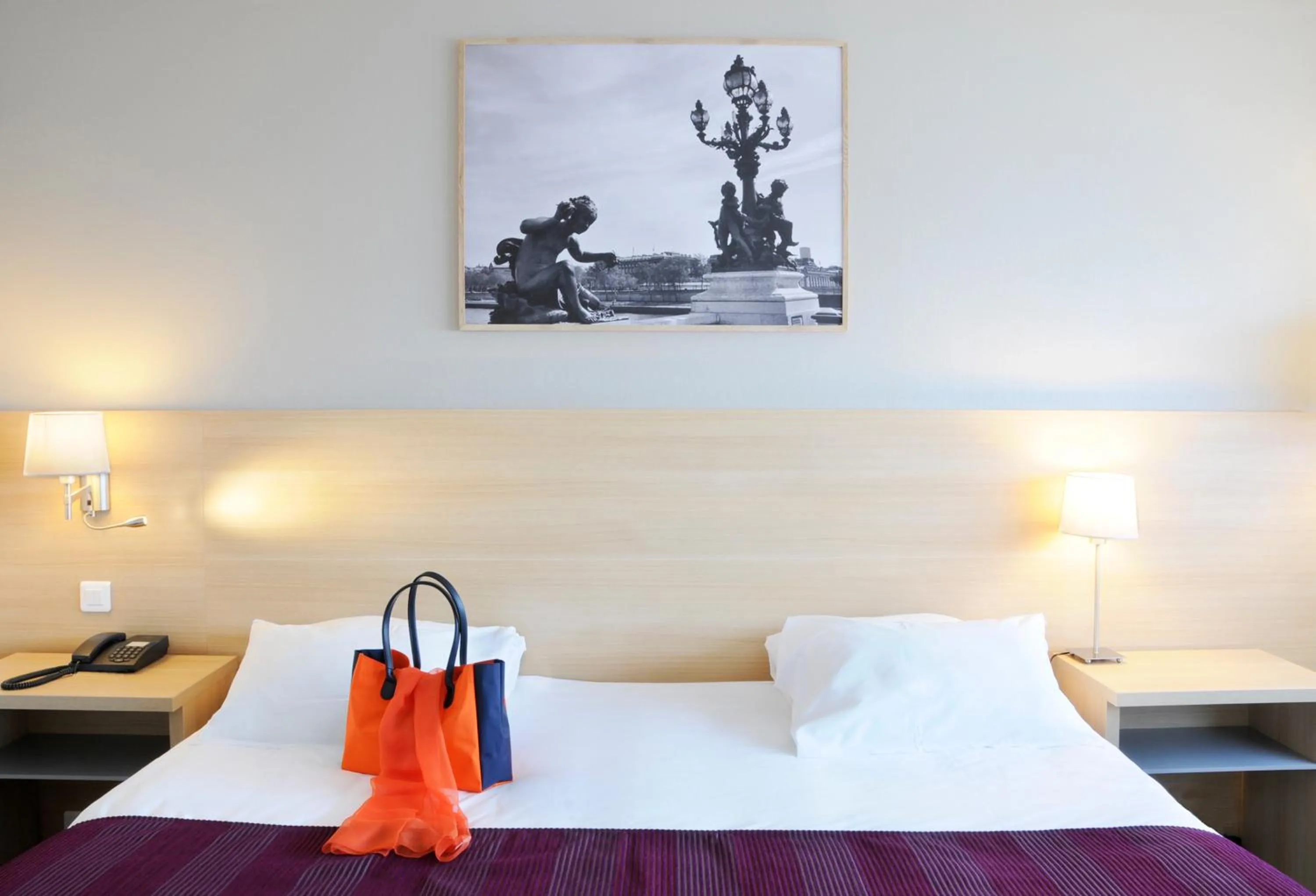 Bed in Best Western Plus Paris Orly Airport