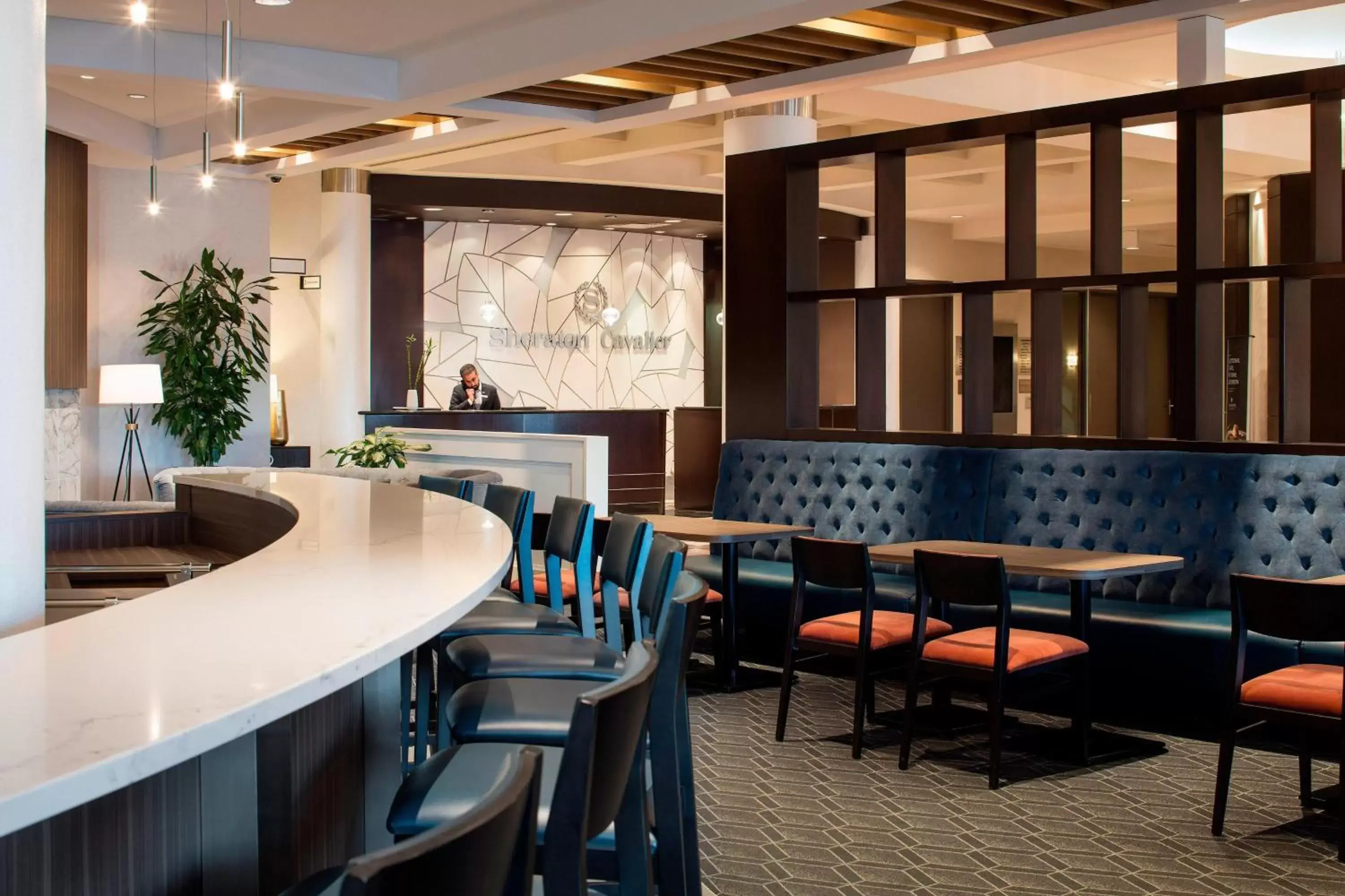 Lounge or bar, Lounge/Bar in Sheraton Cavalier Calgary Hotel