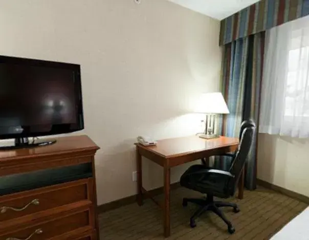 TV and multimedia, TV/Entertainment Center in Holiday Inn Hinton, an IHG Hotel