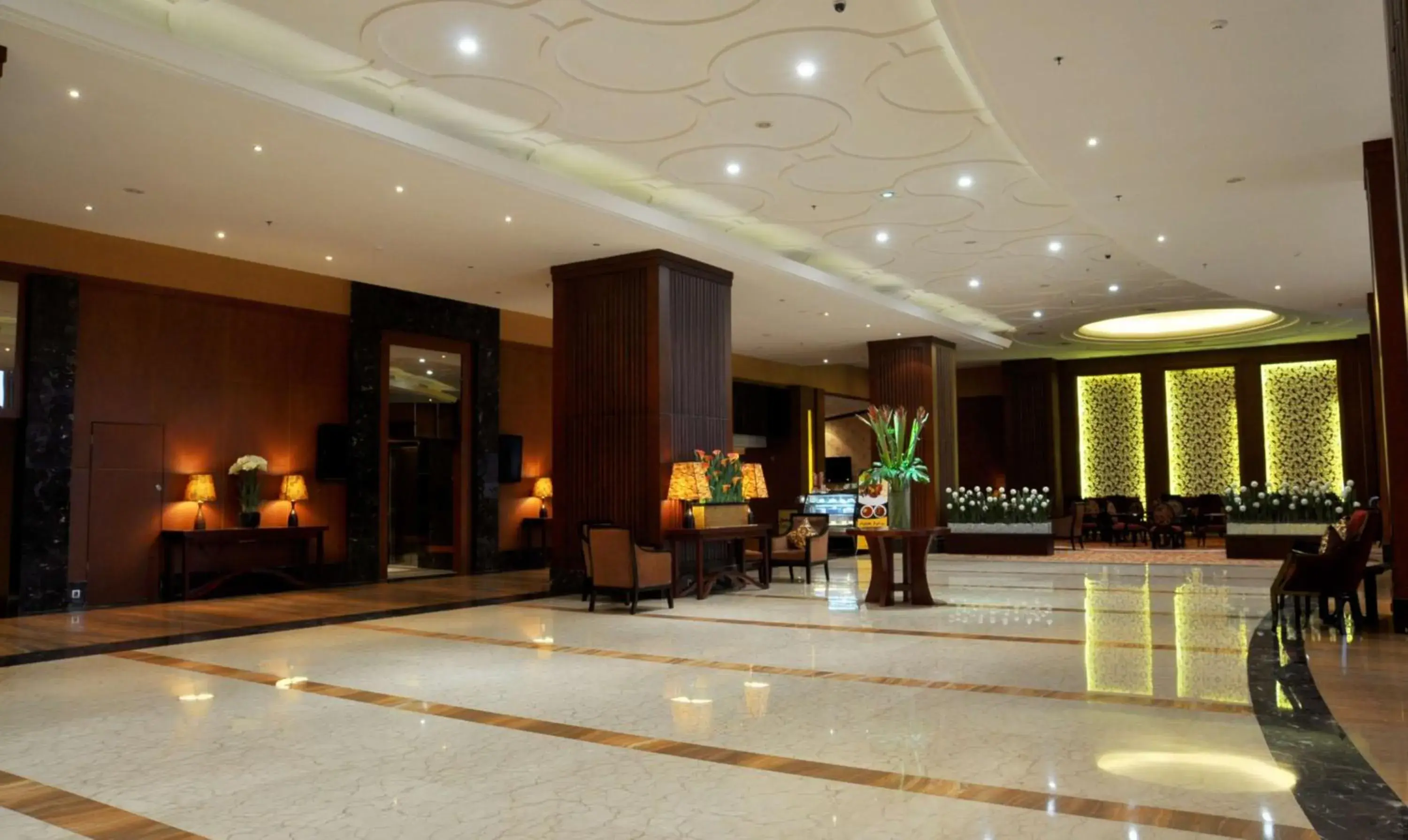 Lobby or reception in Best Western Mangga Dua Hotel And Residence