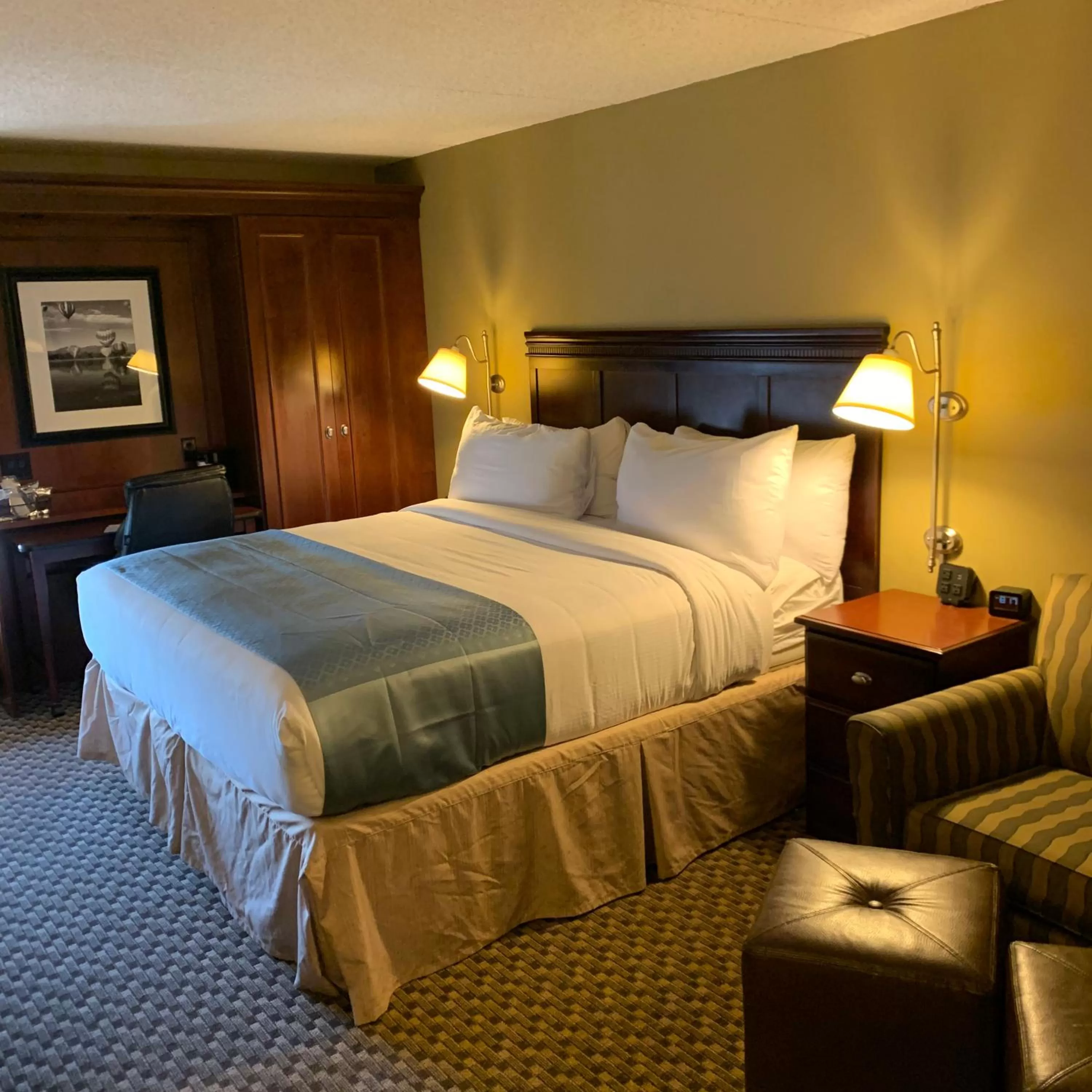 Deluxe King Room - Non-Smoking in Wingate by Wyndham Colorado Springs