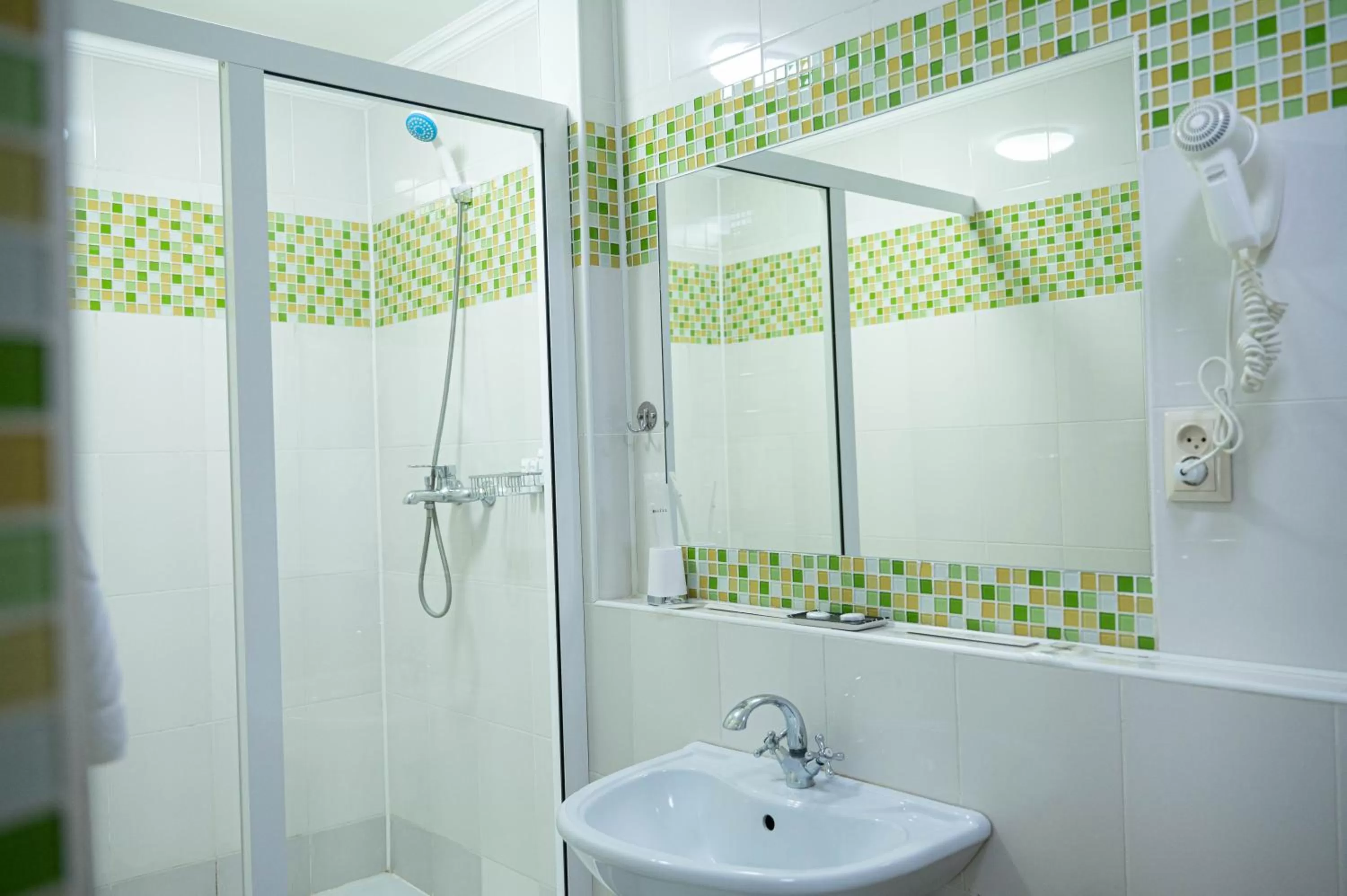 Shower, Bathroom in UYUTNYY DOM