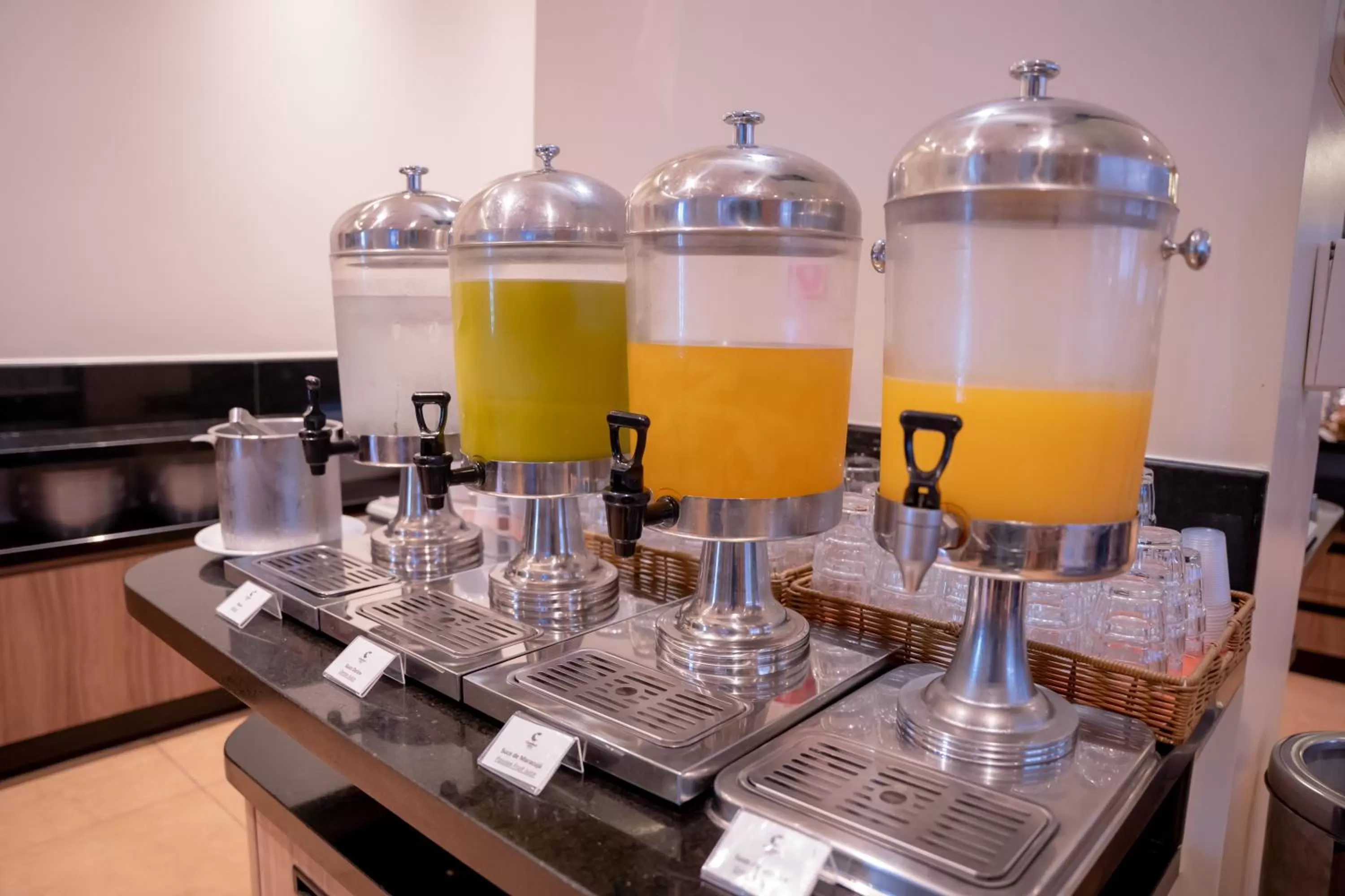 Buffet breakfast in Comfort Hotel Santos