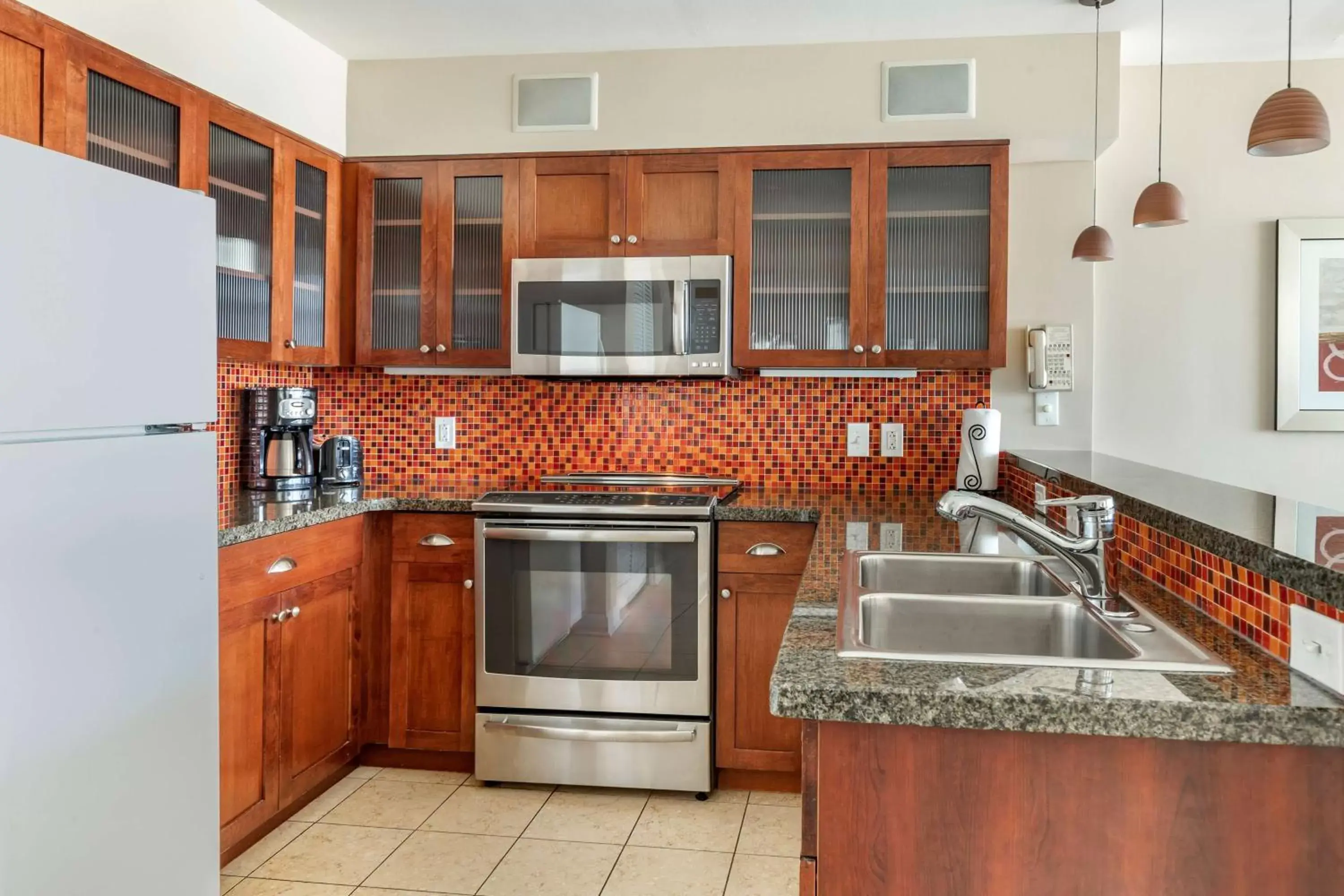 Kitchen or kitchenette, Kitchen/Kitchenette in Hilton Vacation Club Ocean Beach Club Virginia Beach