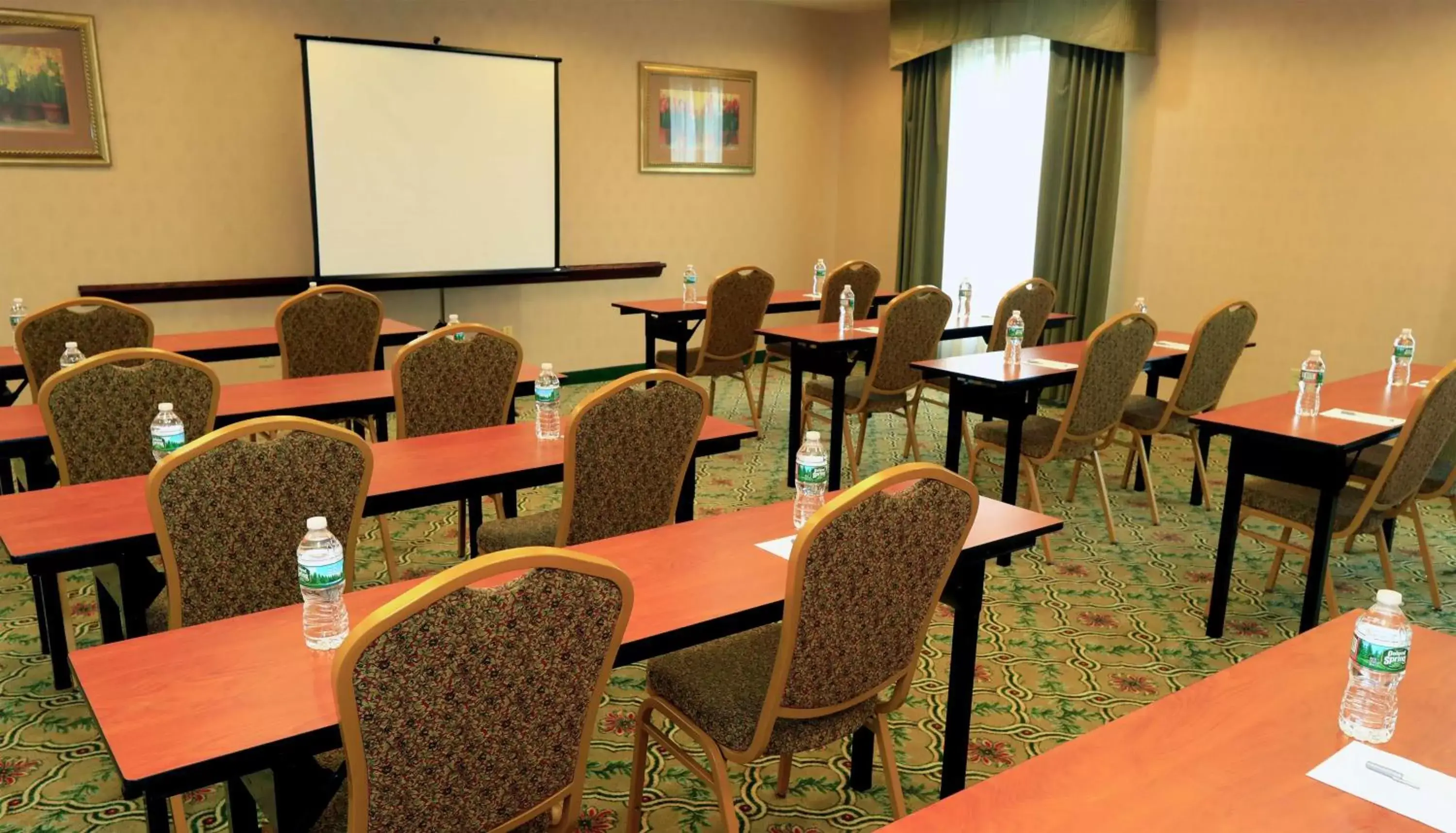 Meeting/conference room in Hampton Inn and Suites of Lamar