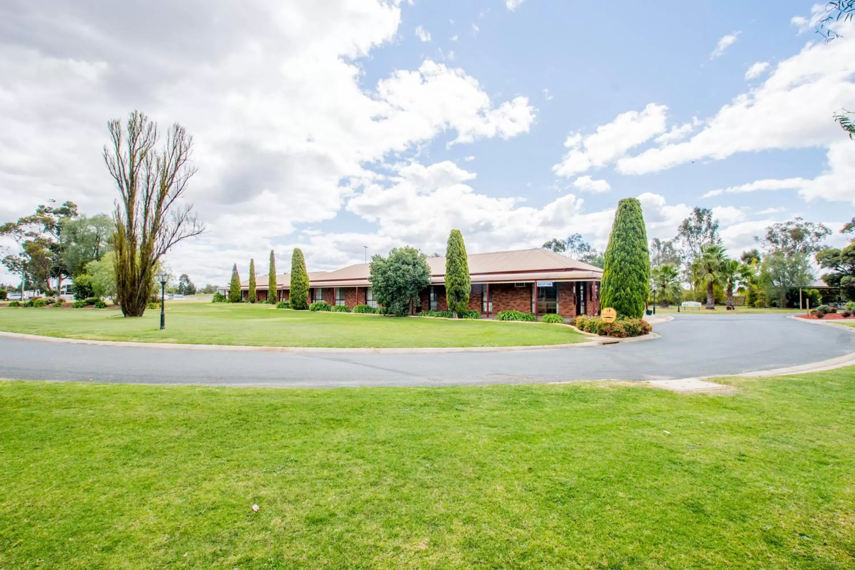 Sportslander Motor Inn Sportslander Motor Inn