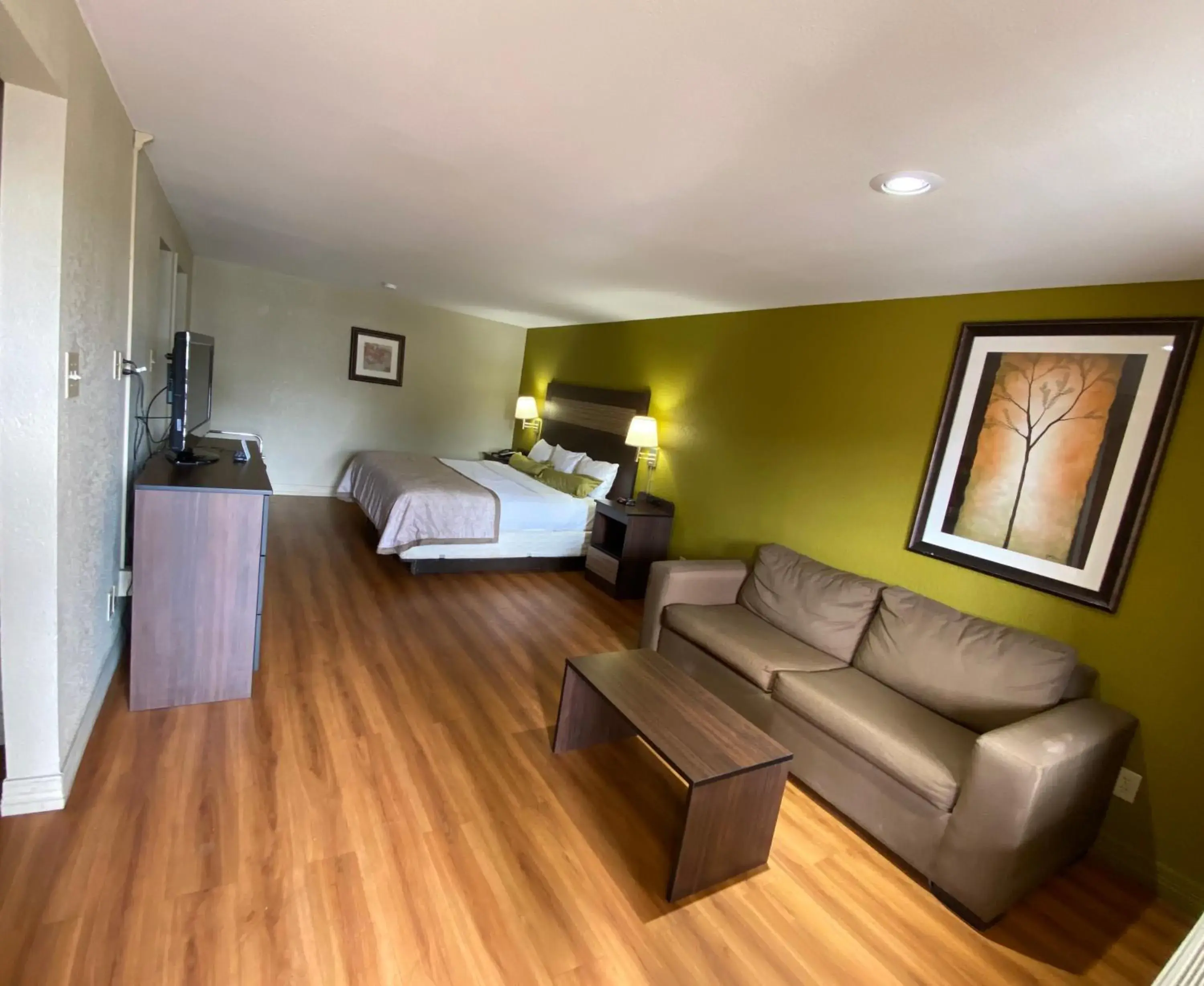 Photo of the whole room, Bed in Stratford House Inn and Suites Temple Photo of the whole room, Bed in Stratford House Inn and Suites Temple