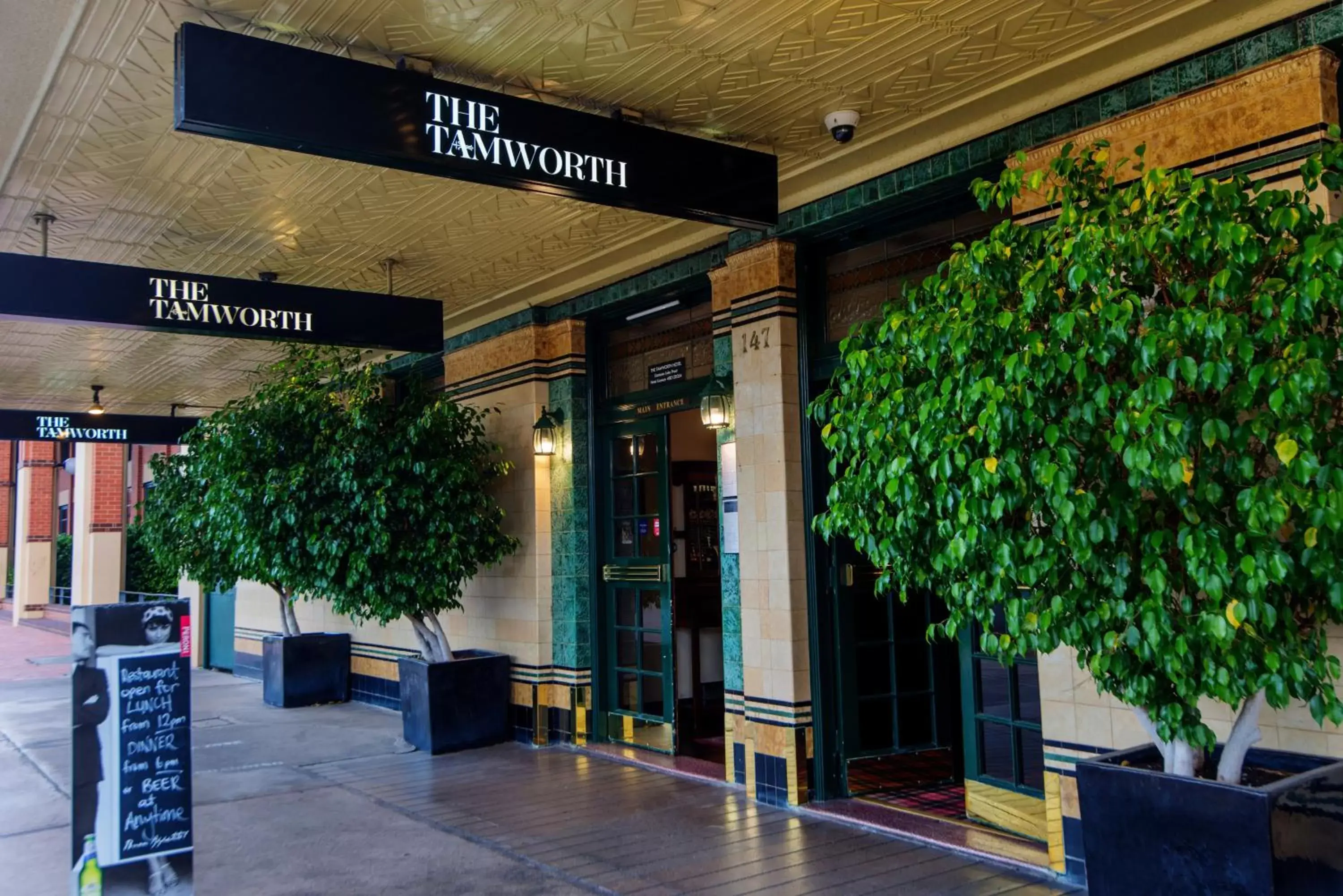 Facade/entrance in The Tamworth Hotel