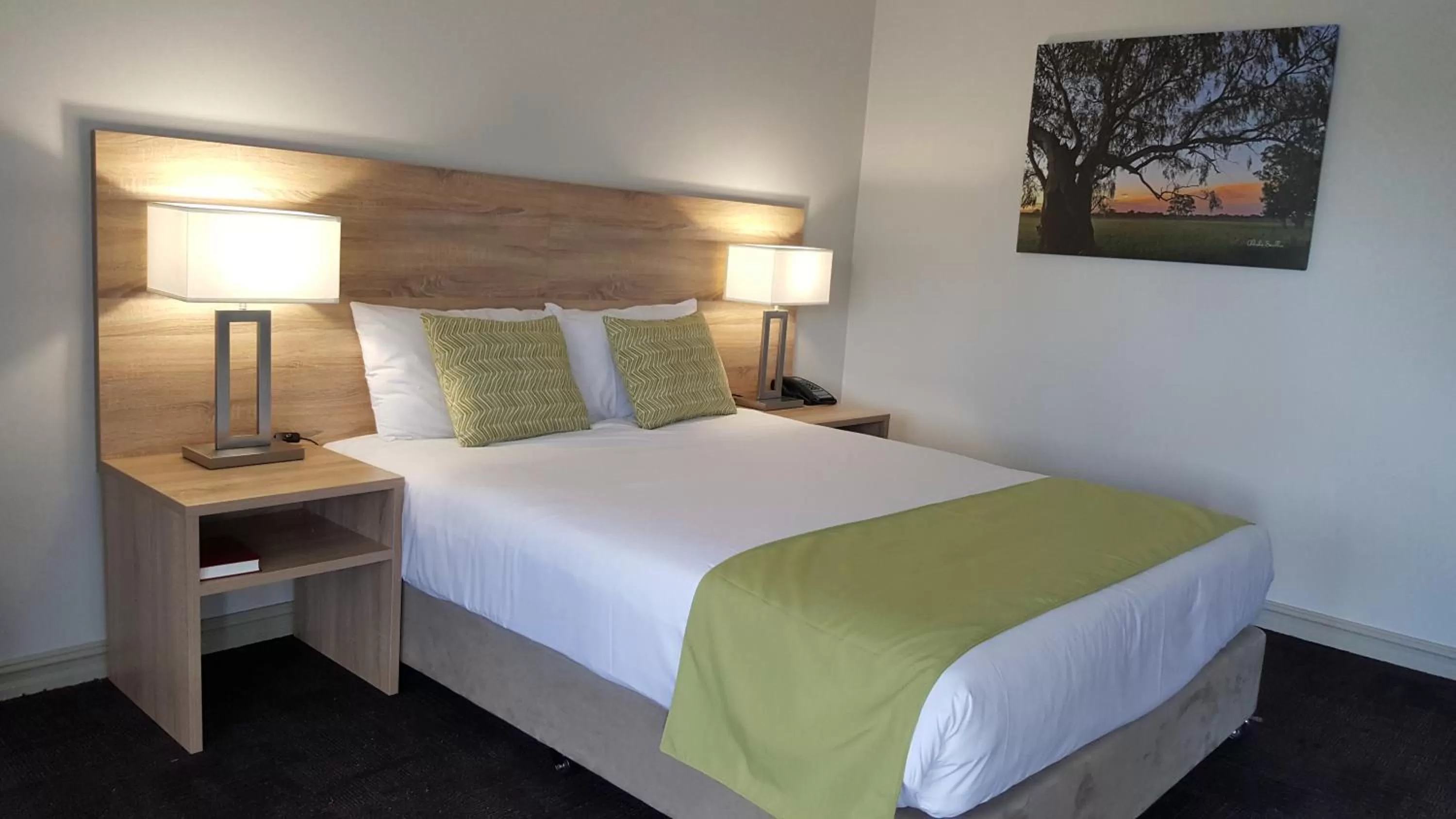 Bedroom, Bed in Quality Inn Carriage House