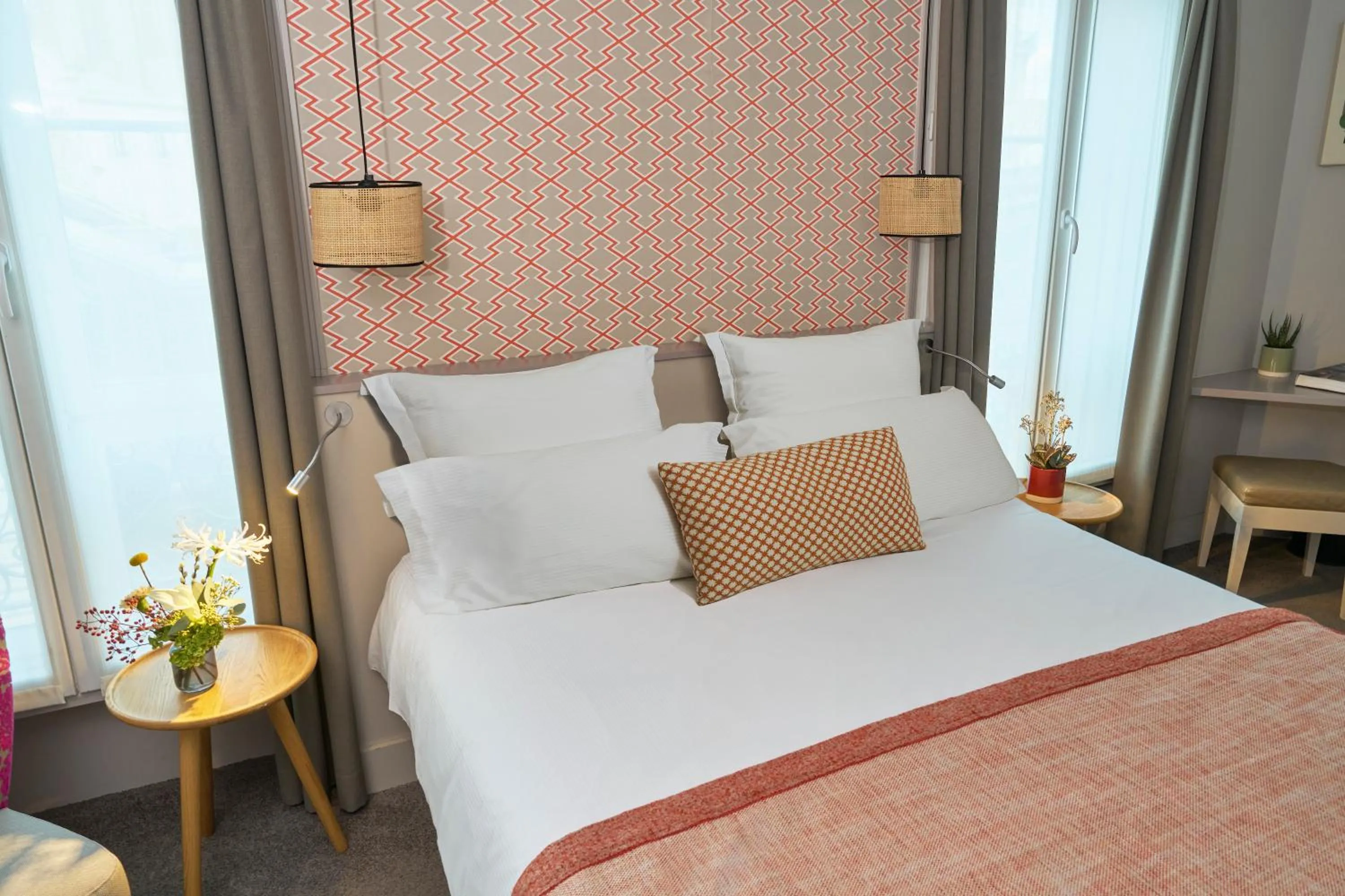 Photo of the whole room, Bed in Hôtel Vic Eiffel