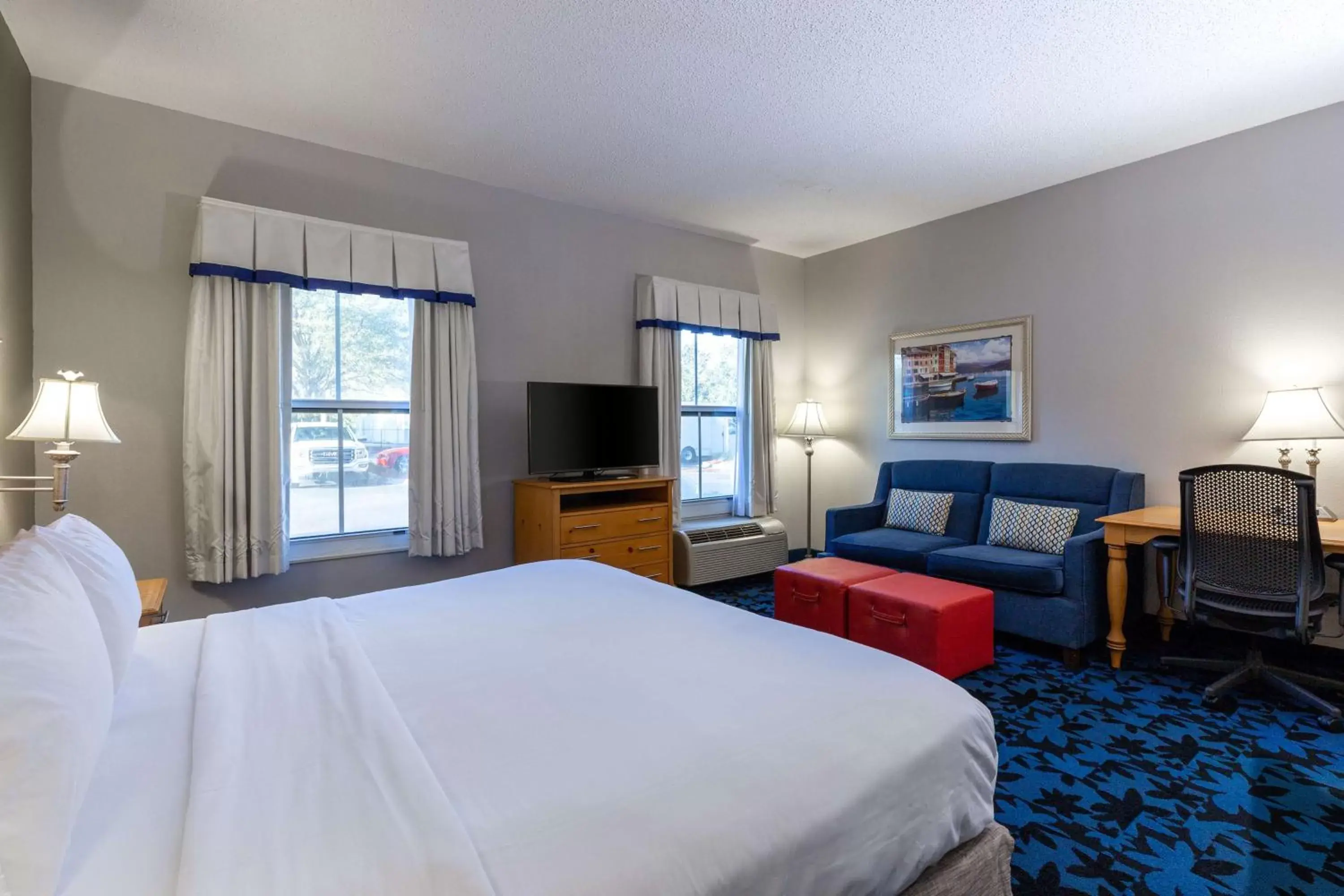 Bedroom in Hampton Inn & Suites Jacksonville Deerwood Park