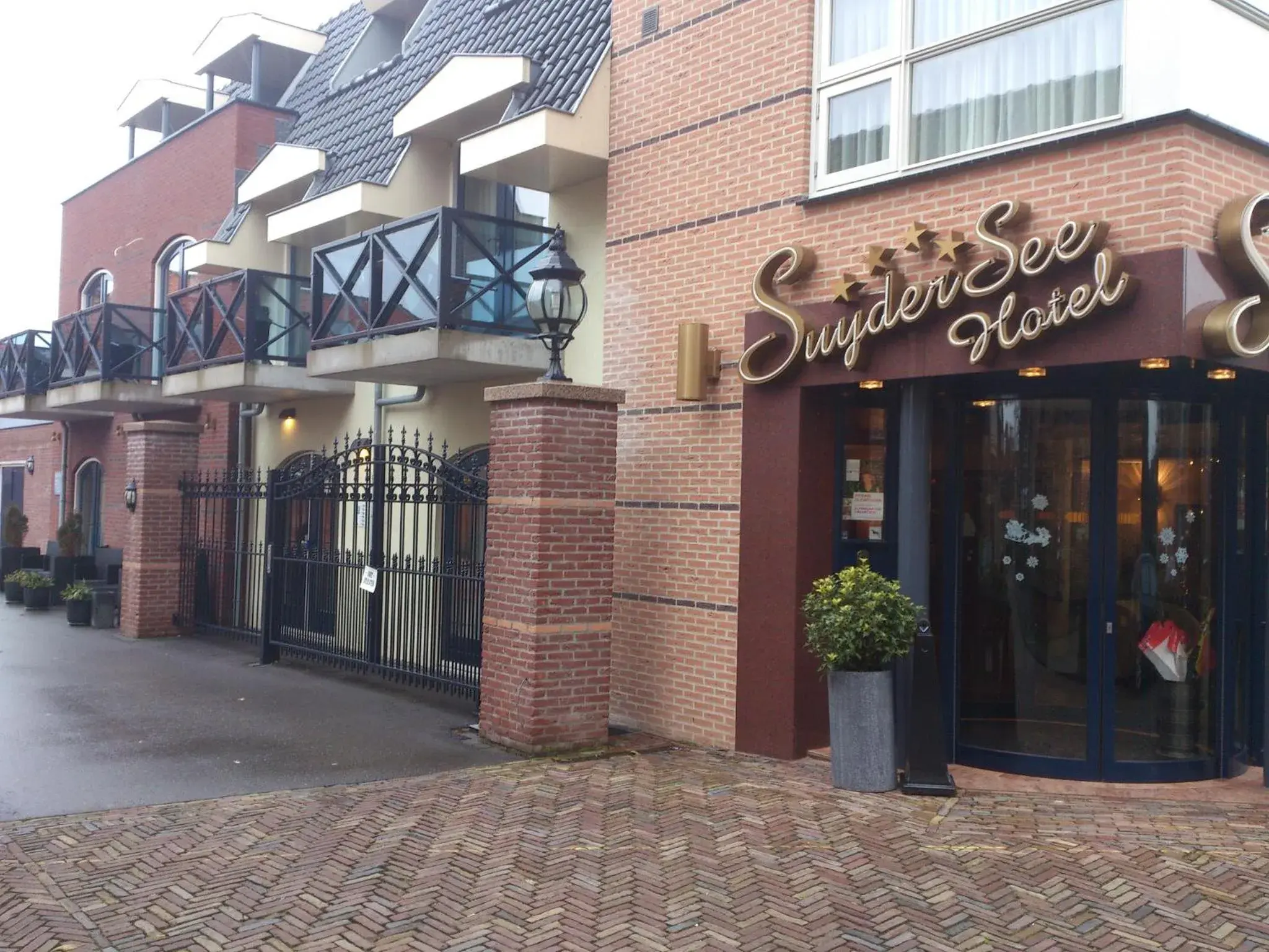 Facade/entrance, Property Building in SuyderSee Hotel