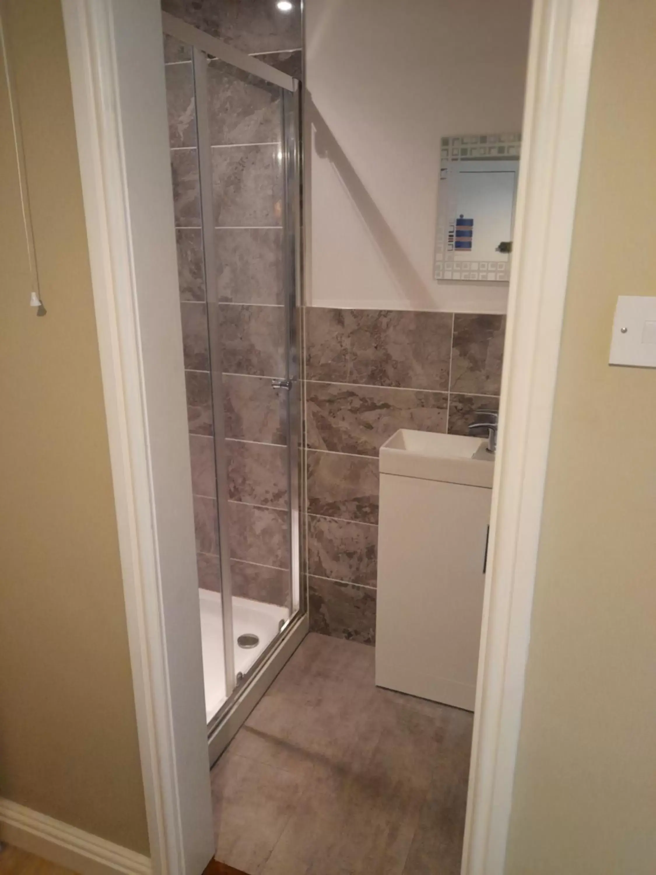 Shower, Bathroom in Black Bull Inn