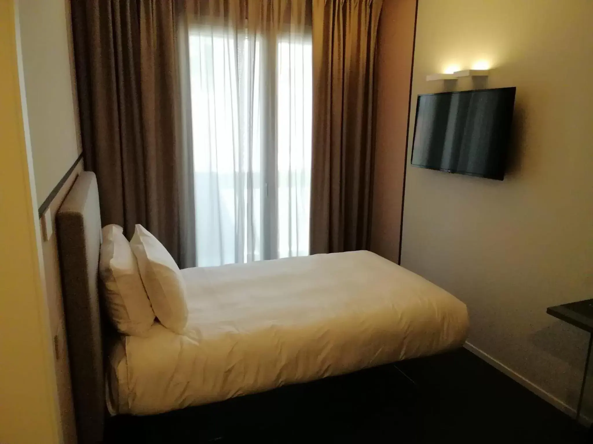 Bed in Open Hotel