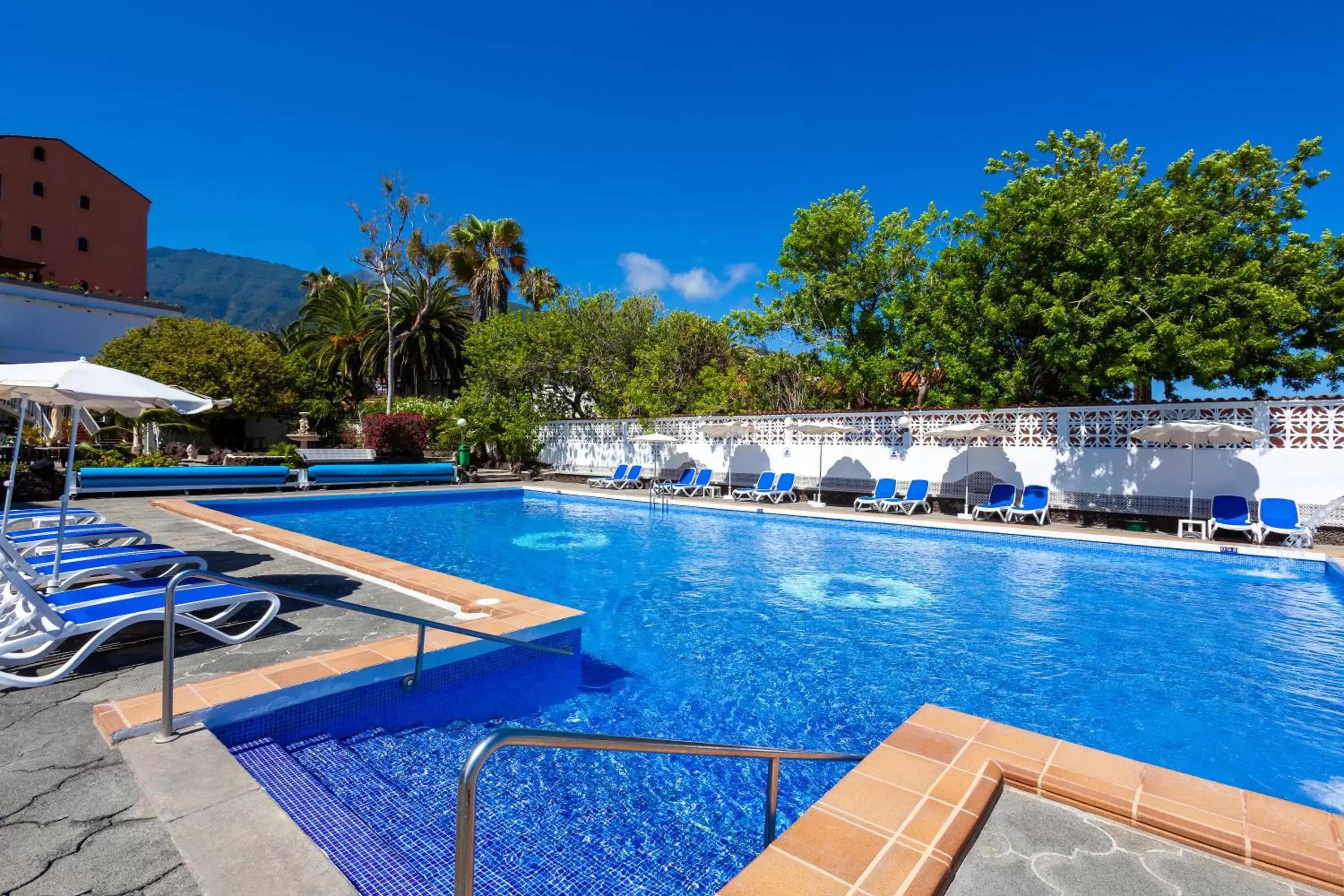 Swimming Pool in Hotel Panoramica Garden