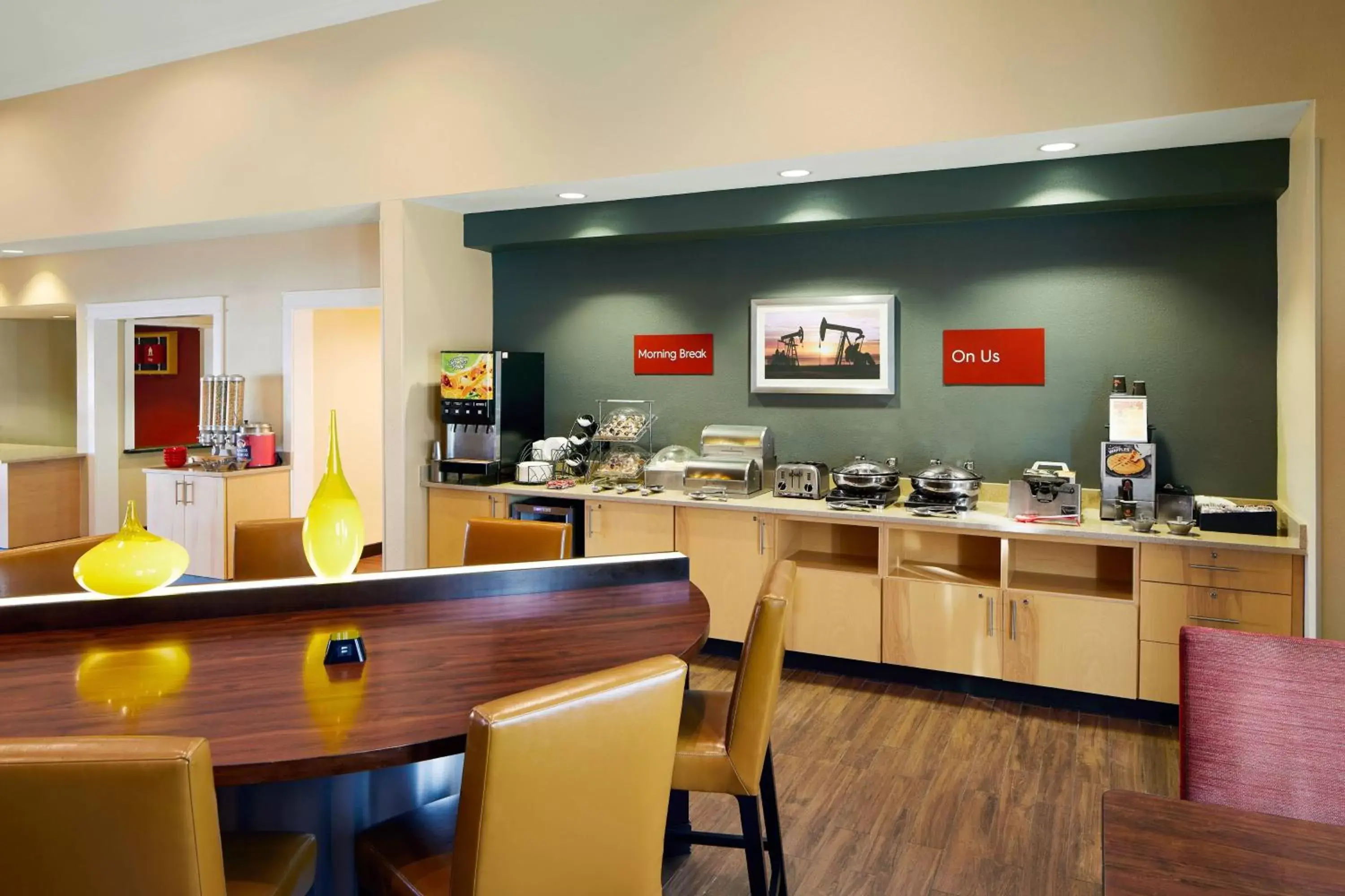 Breakfast, Restaurant/Places to Eat in TownePlace Suites Tempe at Arizona Mills Mall