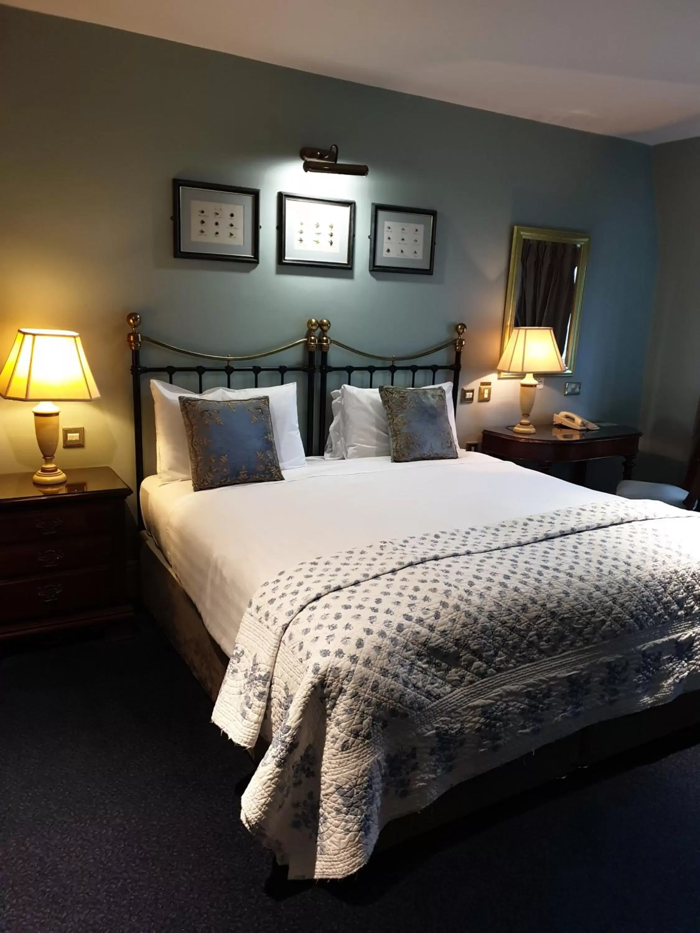 Bedroom, Bed in The Listowel Arms Hotel