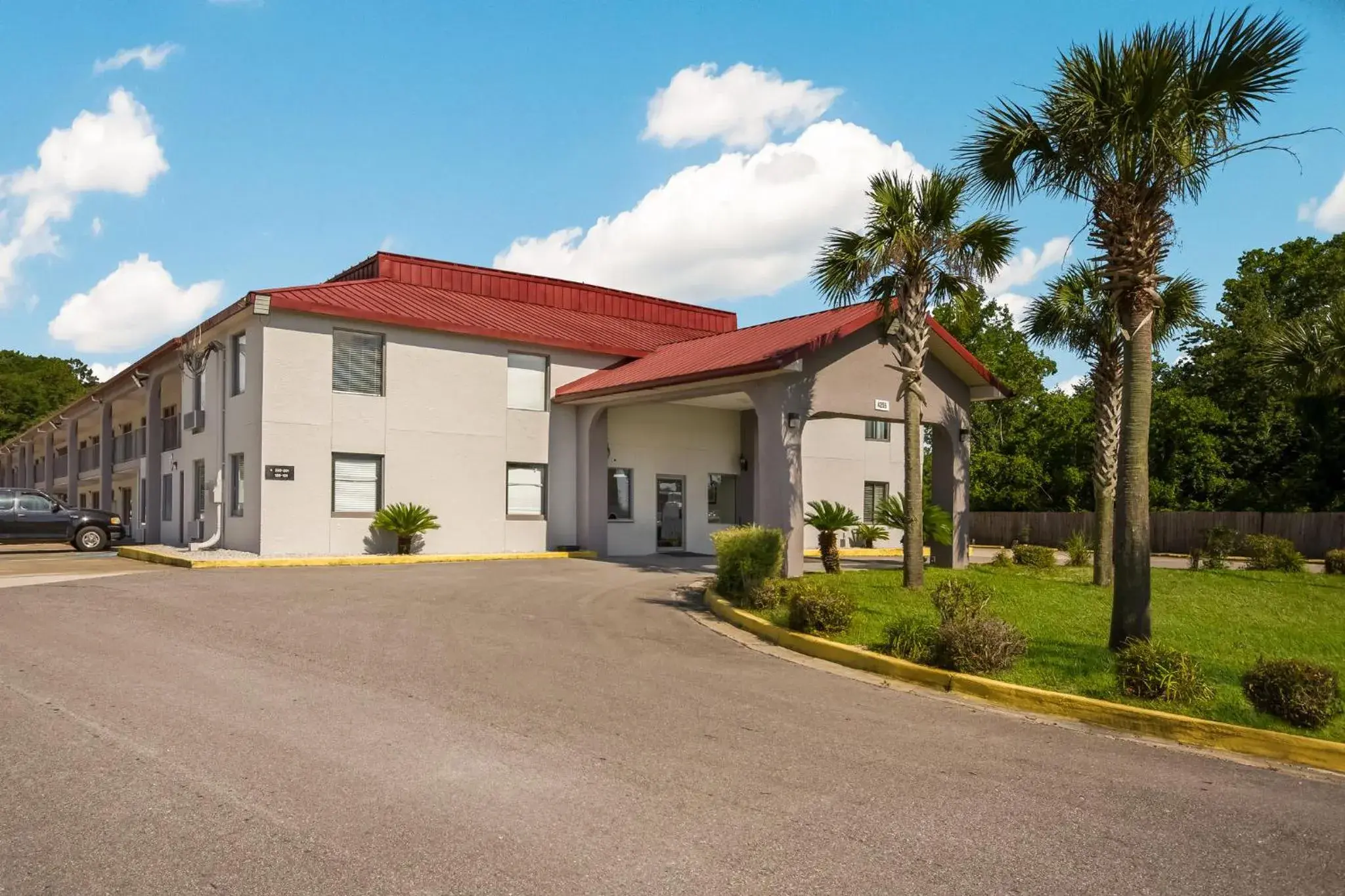 Property Building in Red Roof Inn Crestview