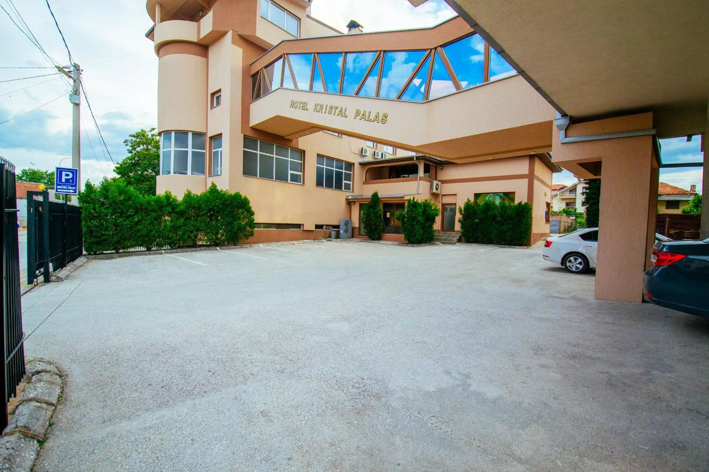 Facade/entrance in Hotel Kristal Palas