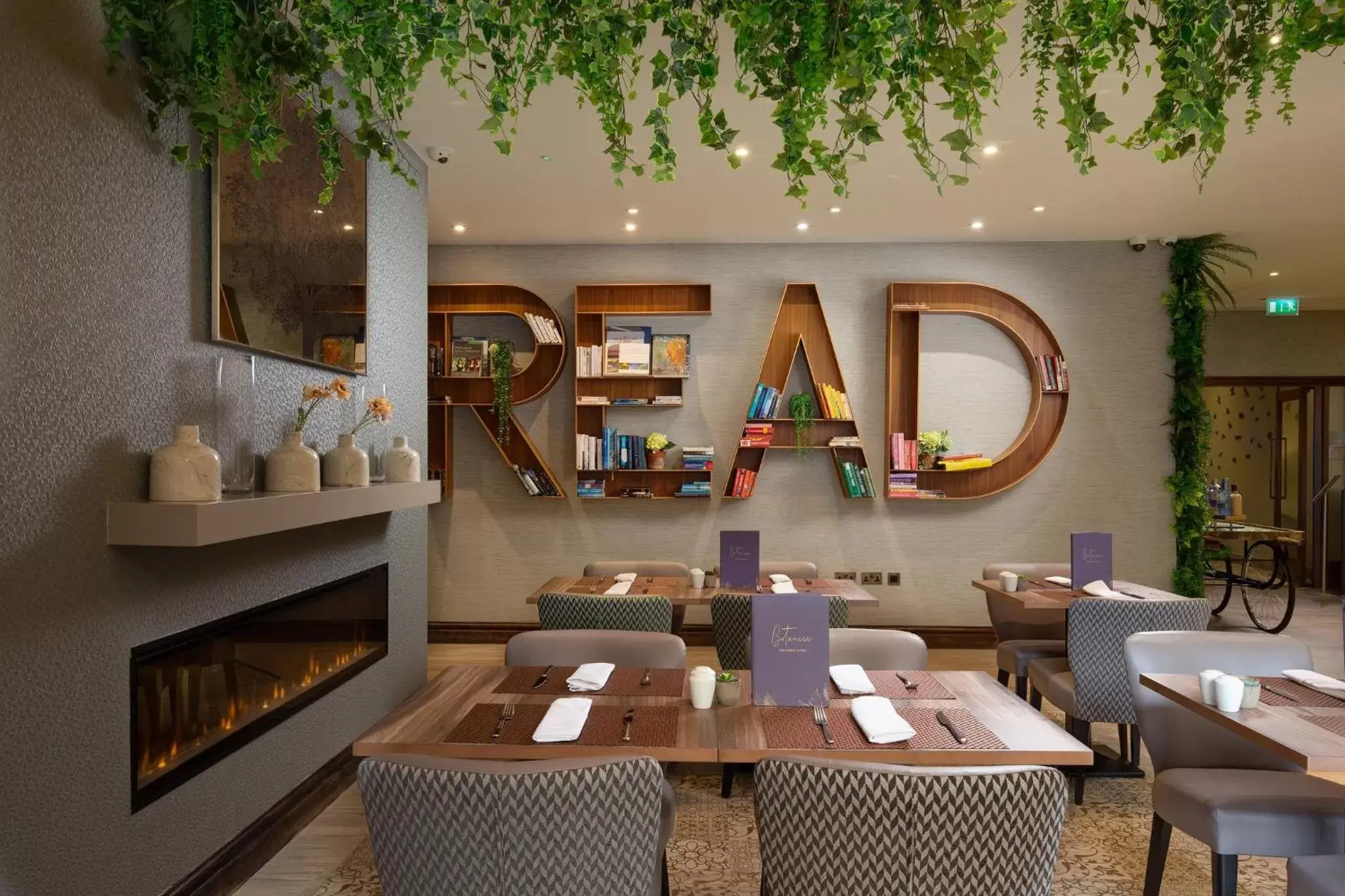 Restaurant/Places to Eat in Bedford Hotel