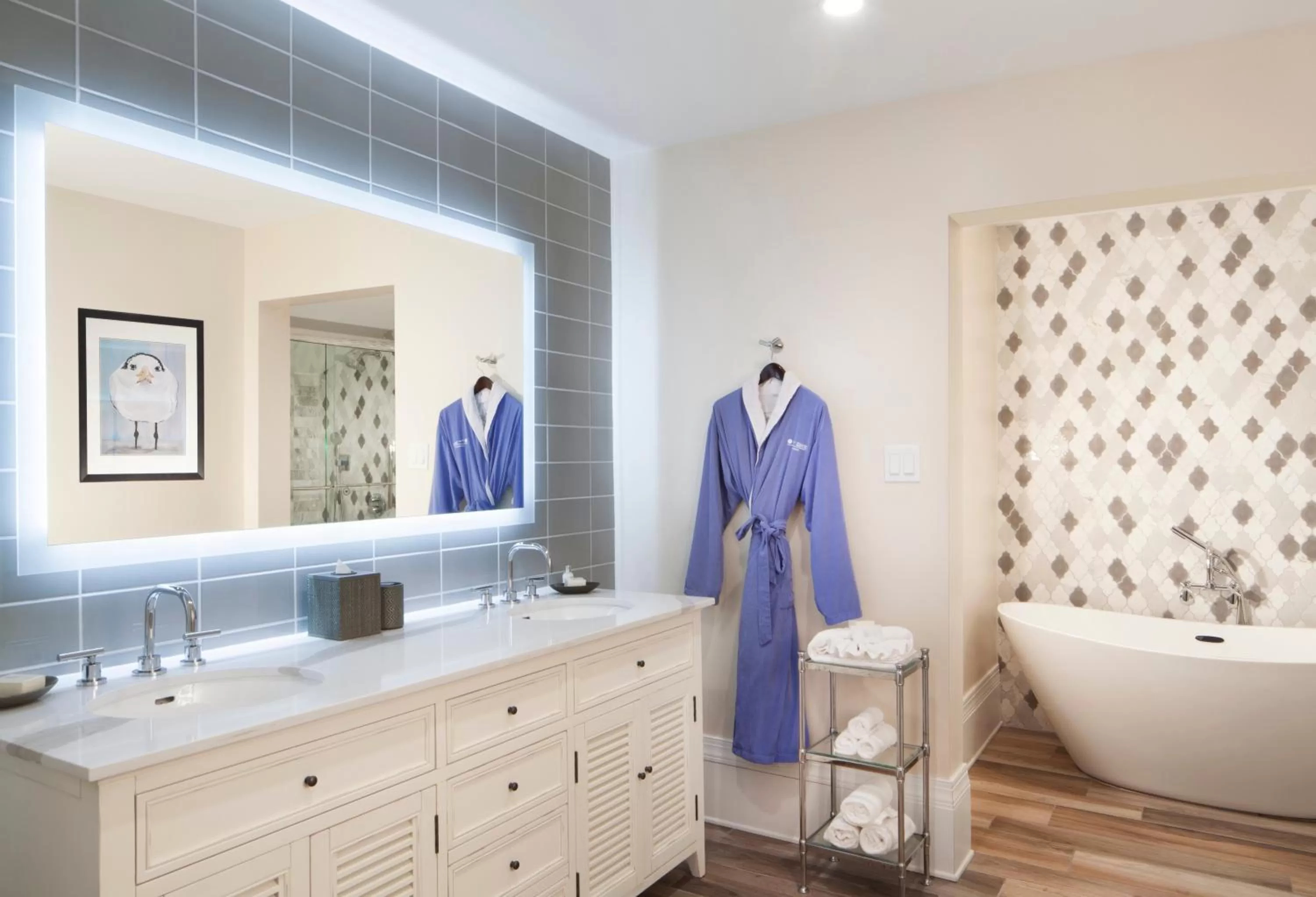 Bathroom in Pier House Resort & Spa