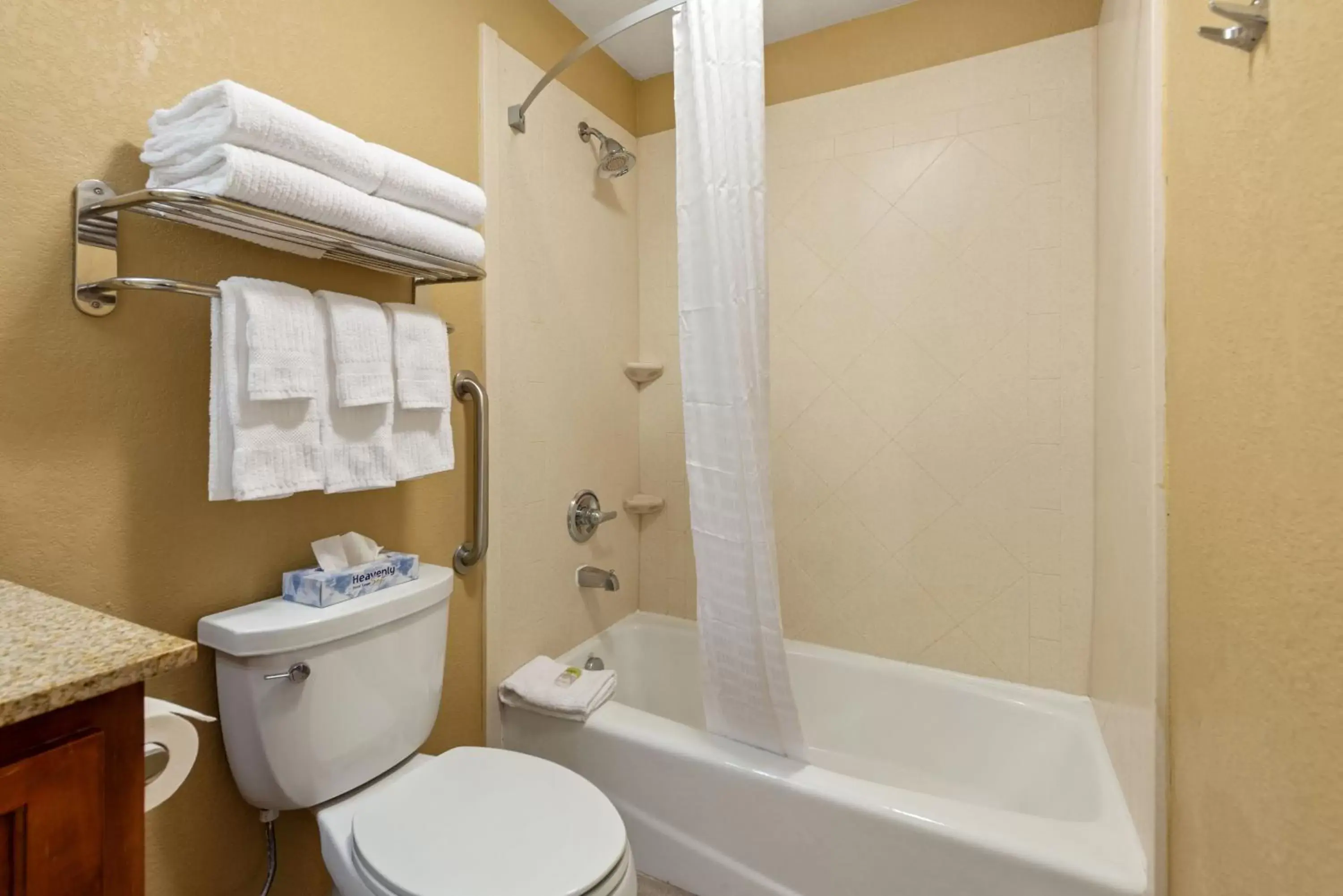 Bathroom in Extended Stay America Suites - Lawton - Fort Sill