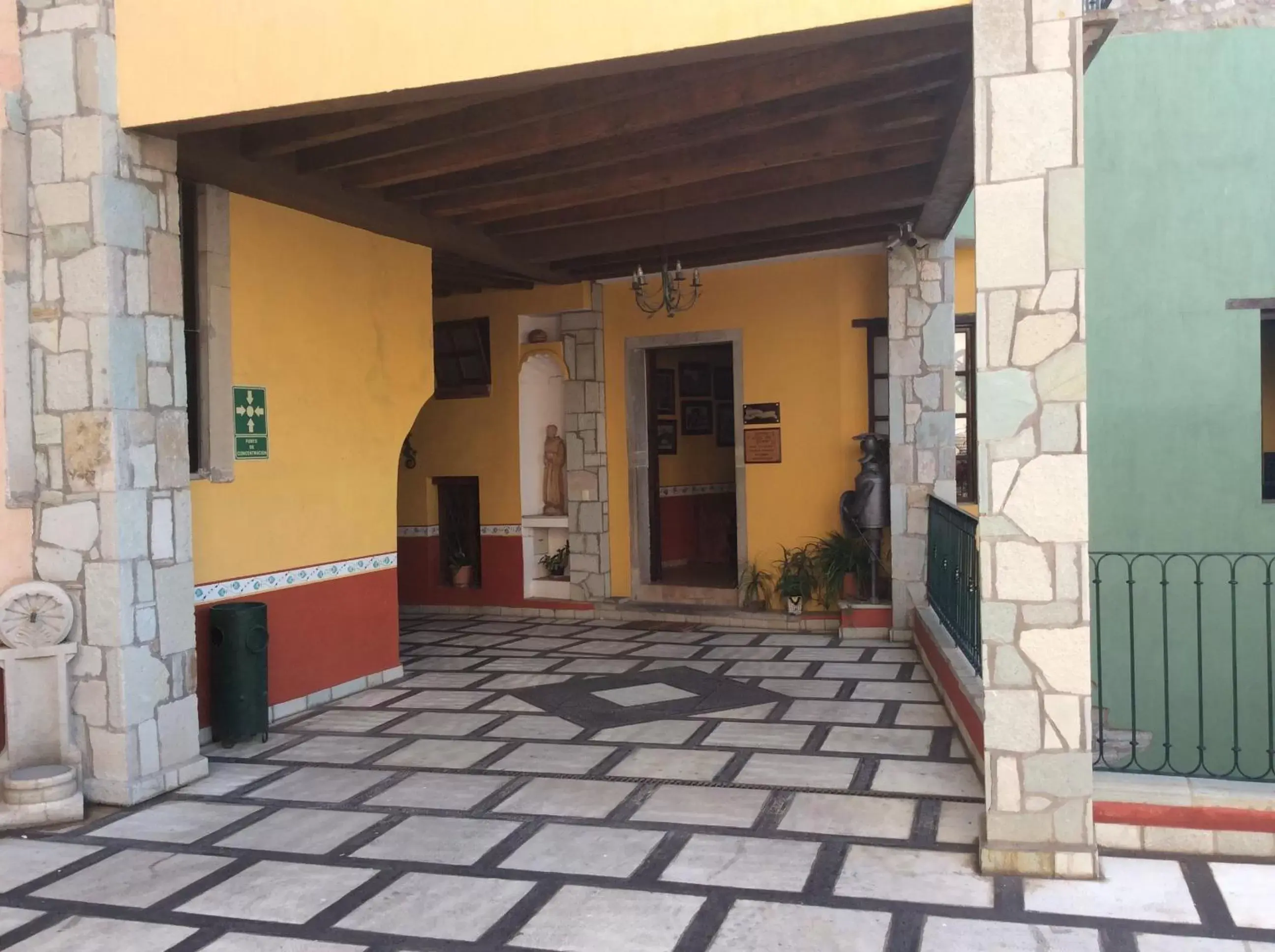 Facade/entrance in Hotel Antiguo Vapor Categoría Especial