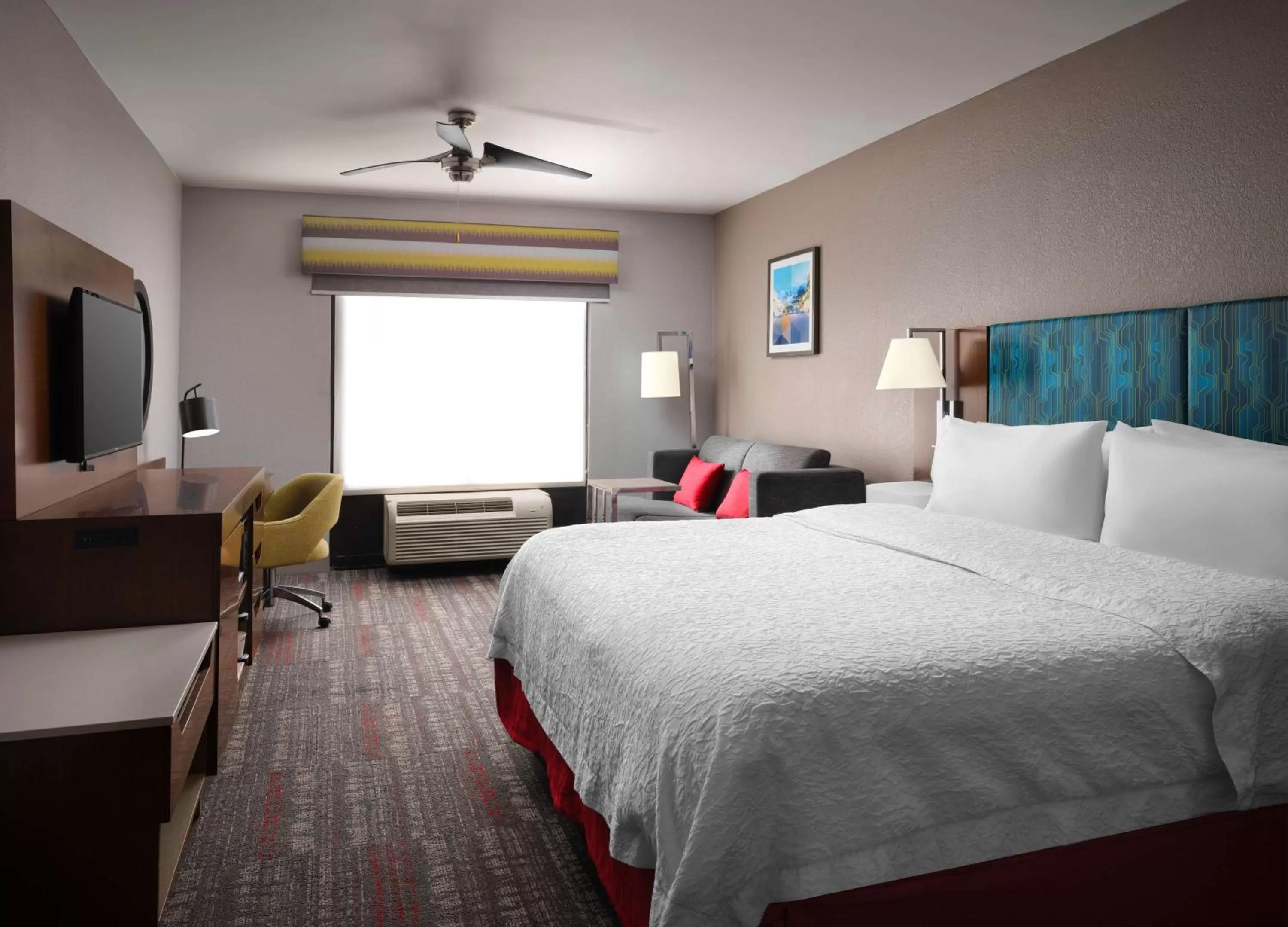 Bed in Hampton Inn Clinton