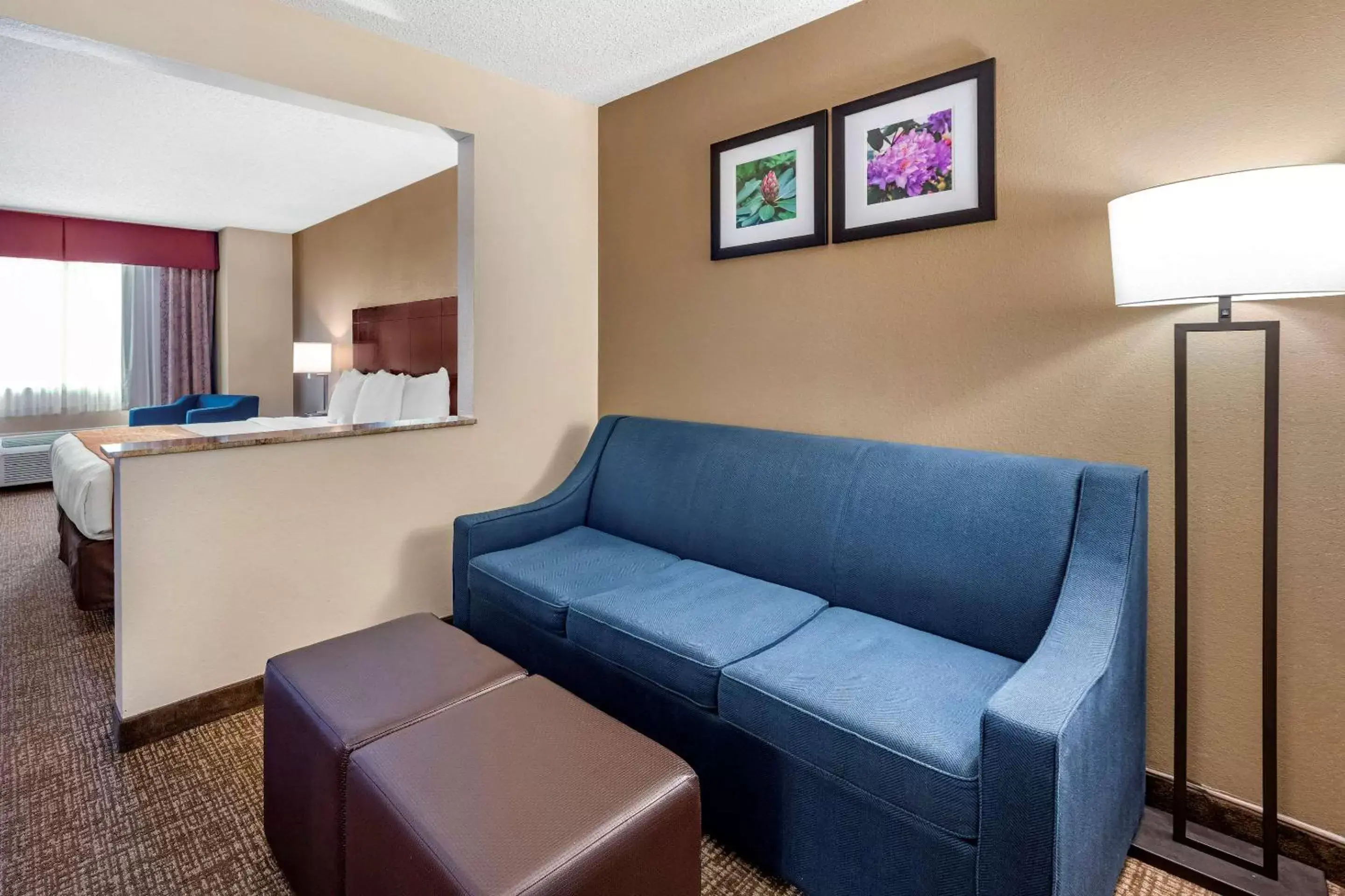 Photo of the whole room, Seating Area in Comfort Inn & Suites Kelso - Longview